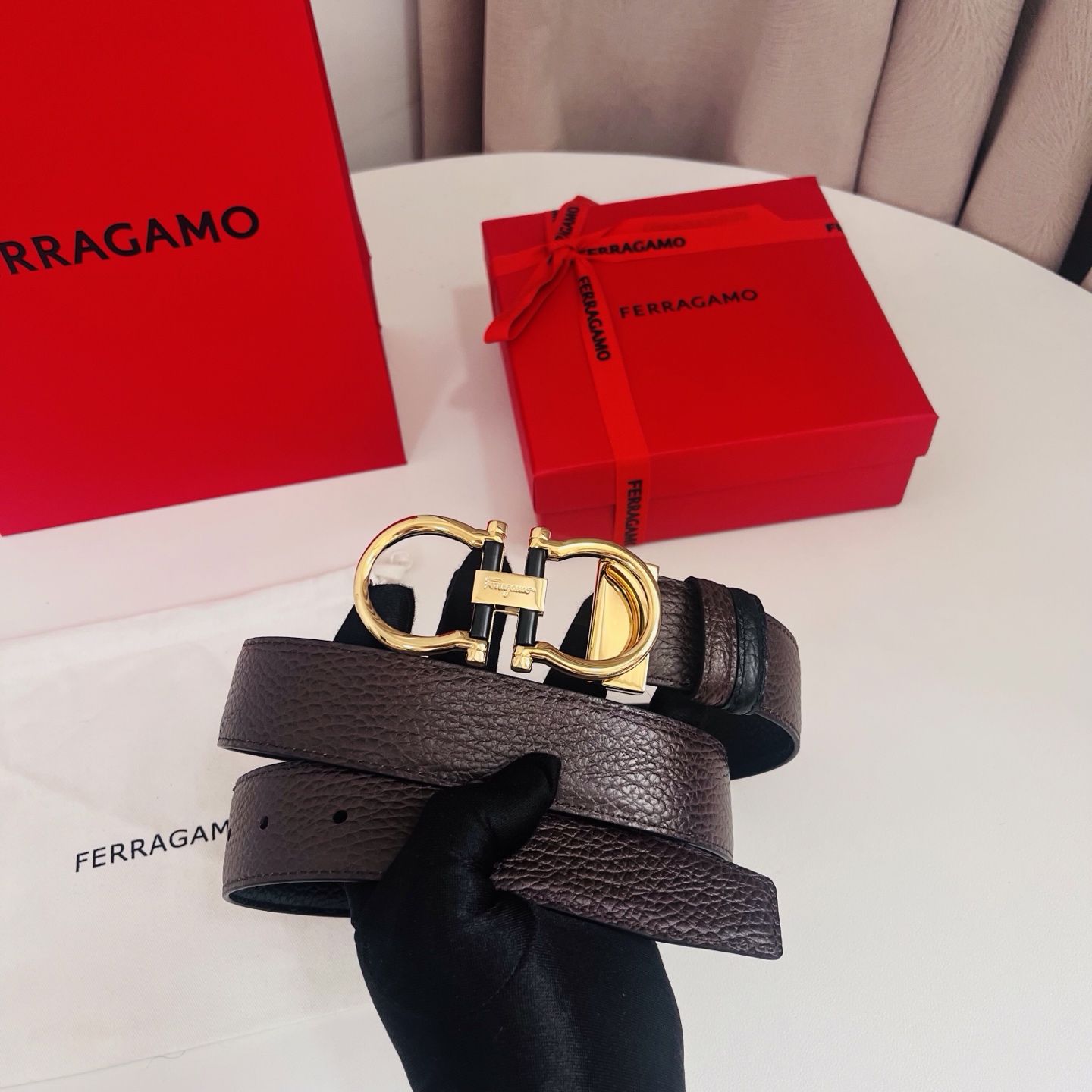 Ferragamo，菲拉格慕 ，宽度3.5cm 高级定制款男士皮带 黑咖双面进口牛皮 可双面使用 自行选