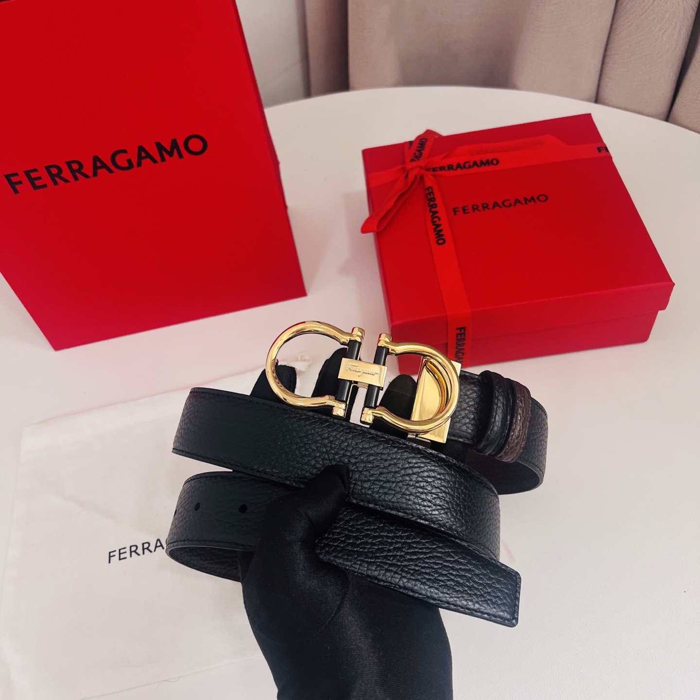Ferragamo，菲拉格慕 ，宽度3.5cm 高级定制款男士皮带 黑咖双面进口牛皮 可双面使用 自行选