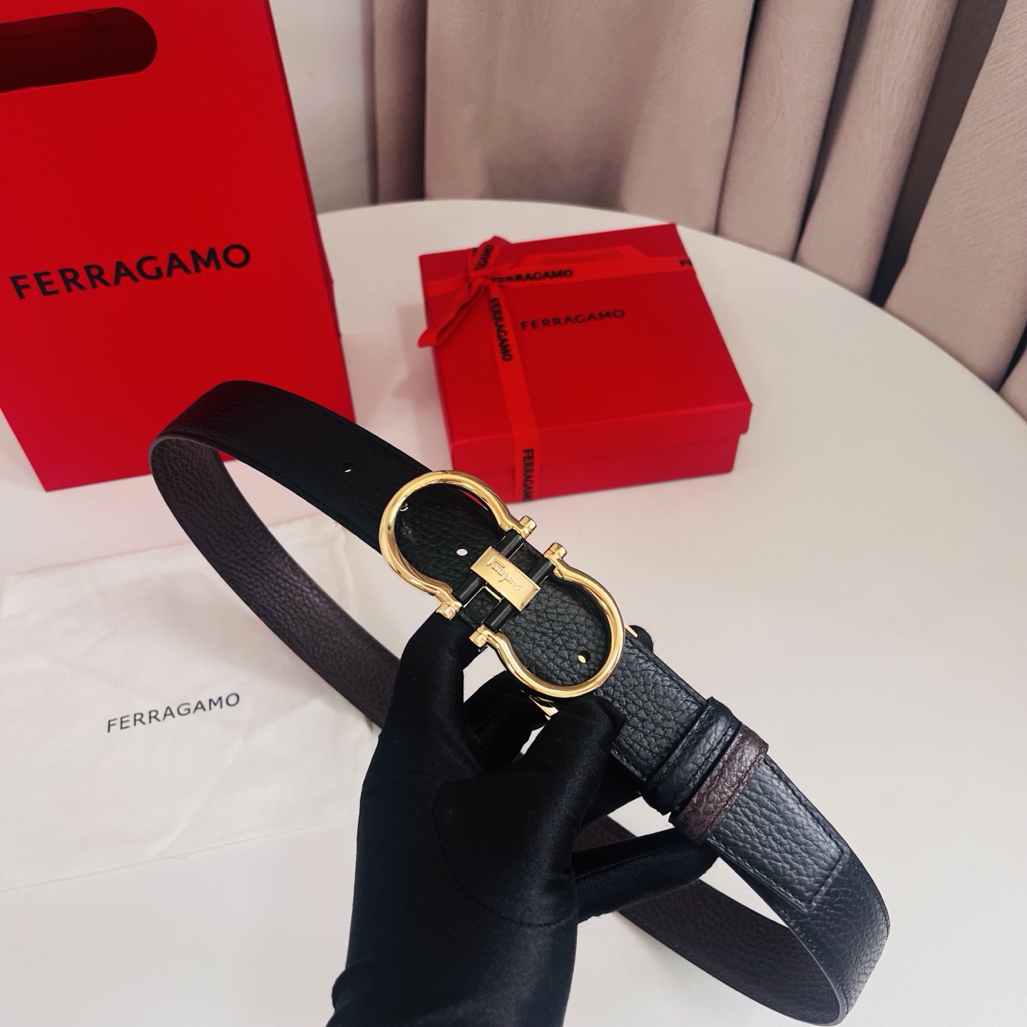 Ferragamo，菲拉格慕 ，宽度3.5cm 高级定制款男士皮带 黑咖双面进口牛皮 可双面使用 自行选
