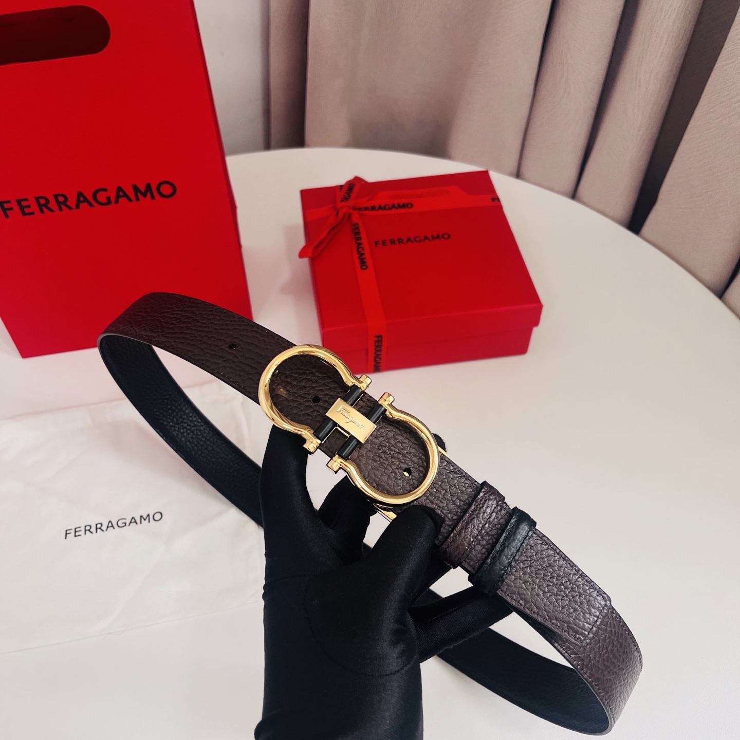 Ferragamo，菲拉格慕 ，宽度3.5cm 高级定制款男士皮带 黑咖双面进口牛皮 可双面使用 自行选