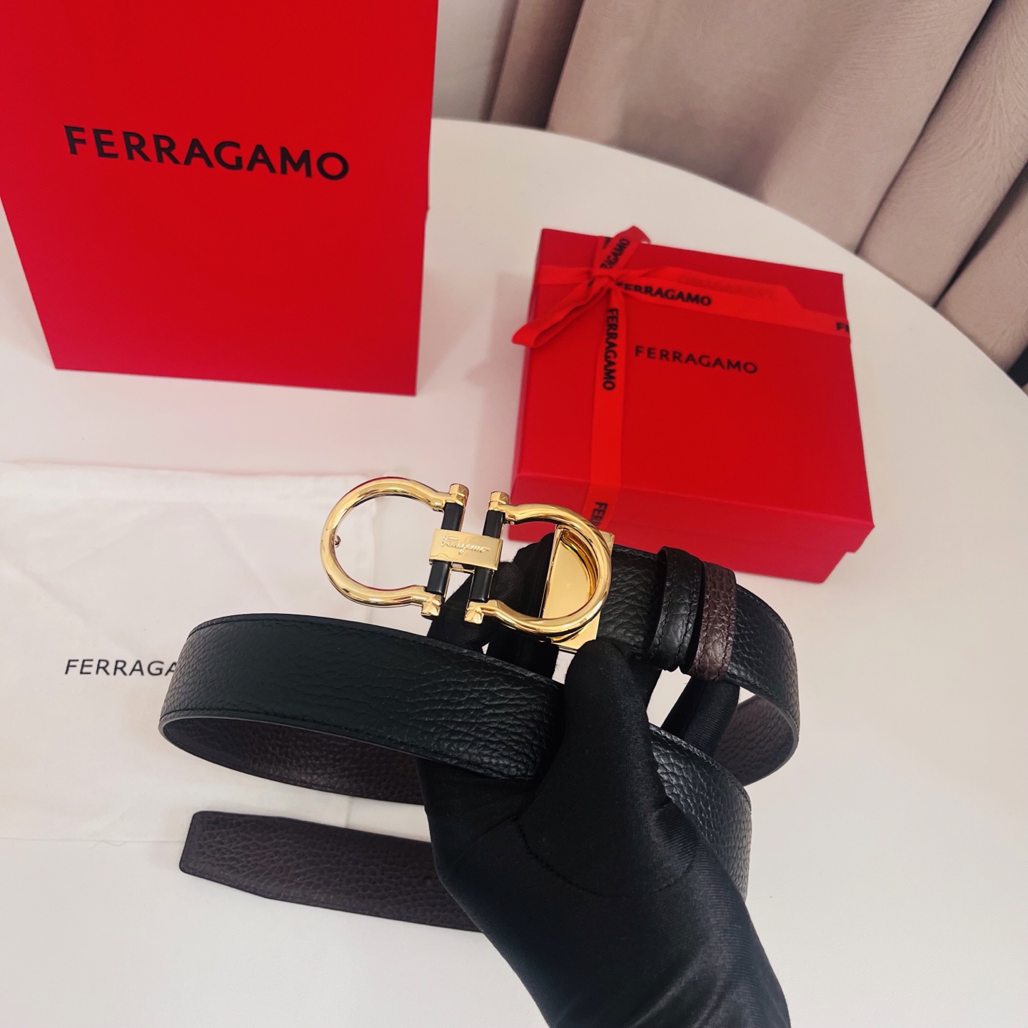 Ferragamo，菲拉格慕 ，宽度3.5cm 高级定制款男士皮带 黑咖双面进口牛皮 可双面使用 自行选