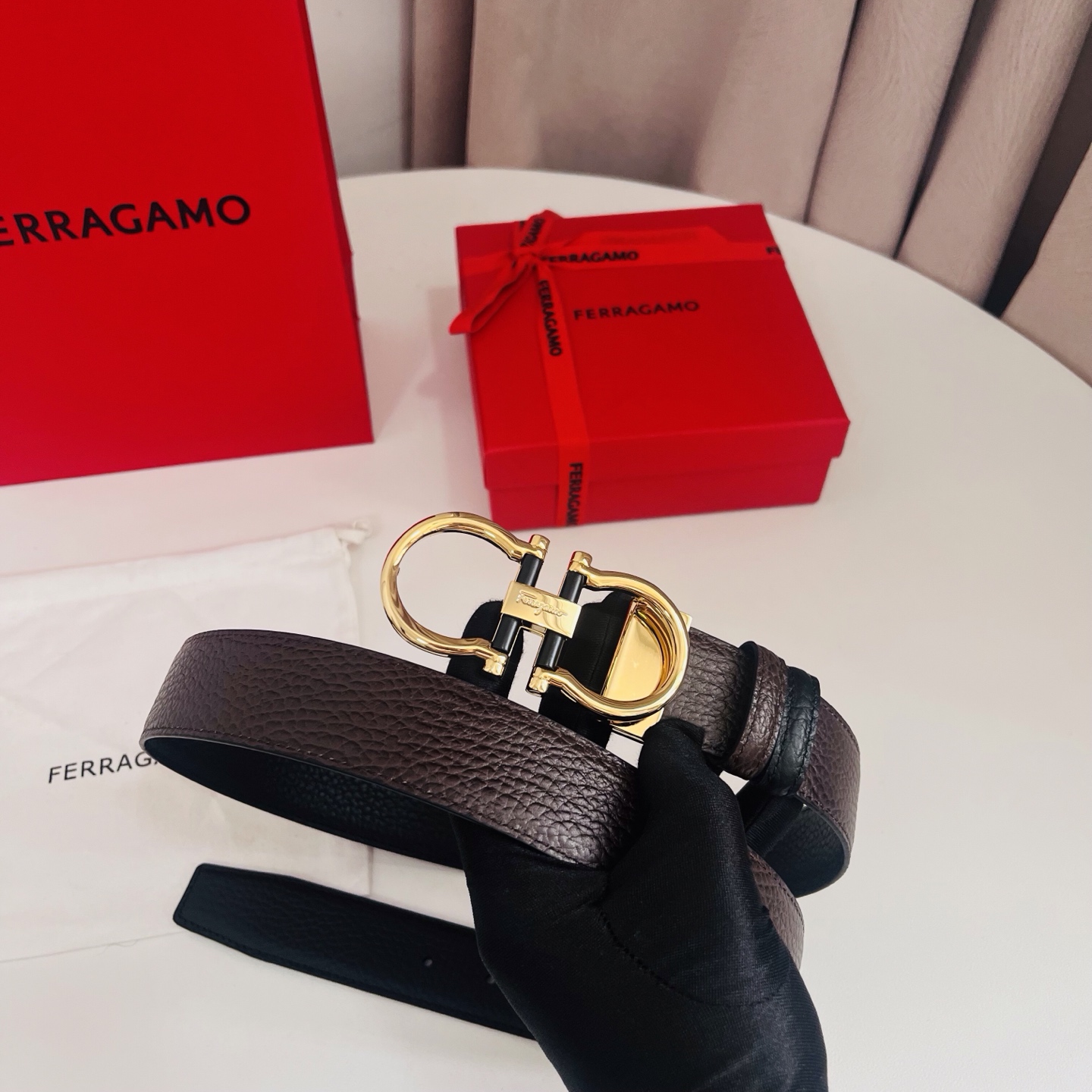 Ferragamo，菲拉格慕 ，宽度3.5cm 高级定制款男士皮带 黑咖双面进口牛皮 可双面使用 自行选