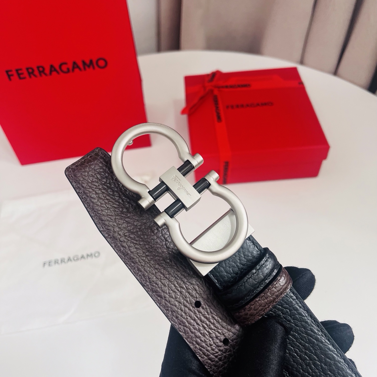 Ferragamo，菲拉格慕 ，宽度3.5cm 高级定制款男士皮带 黑咖双面进口牛皮 可双面使用 自行选