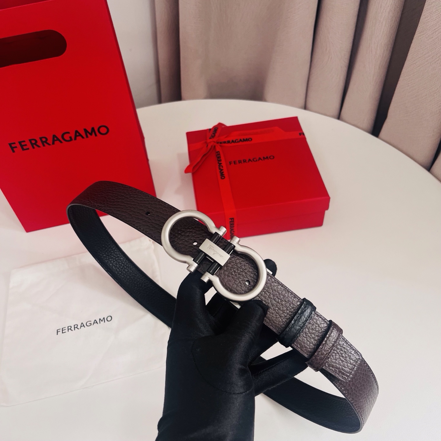 Ferragamo，菲拉格慕 ，宽度3.5cm 高级定制款男士皮带 黑咖双面进口牛皮 可双面使用 自行选