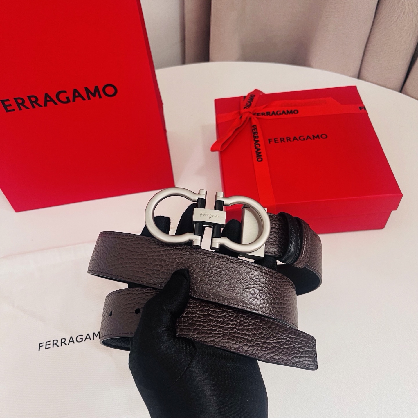 Ferragamo，菲拉格慕 ，宽度3.5cm 高级定制款男士皮带 黑咖双面进口牛皮 可双面使用 自行选