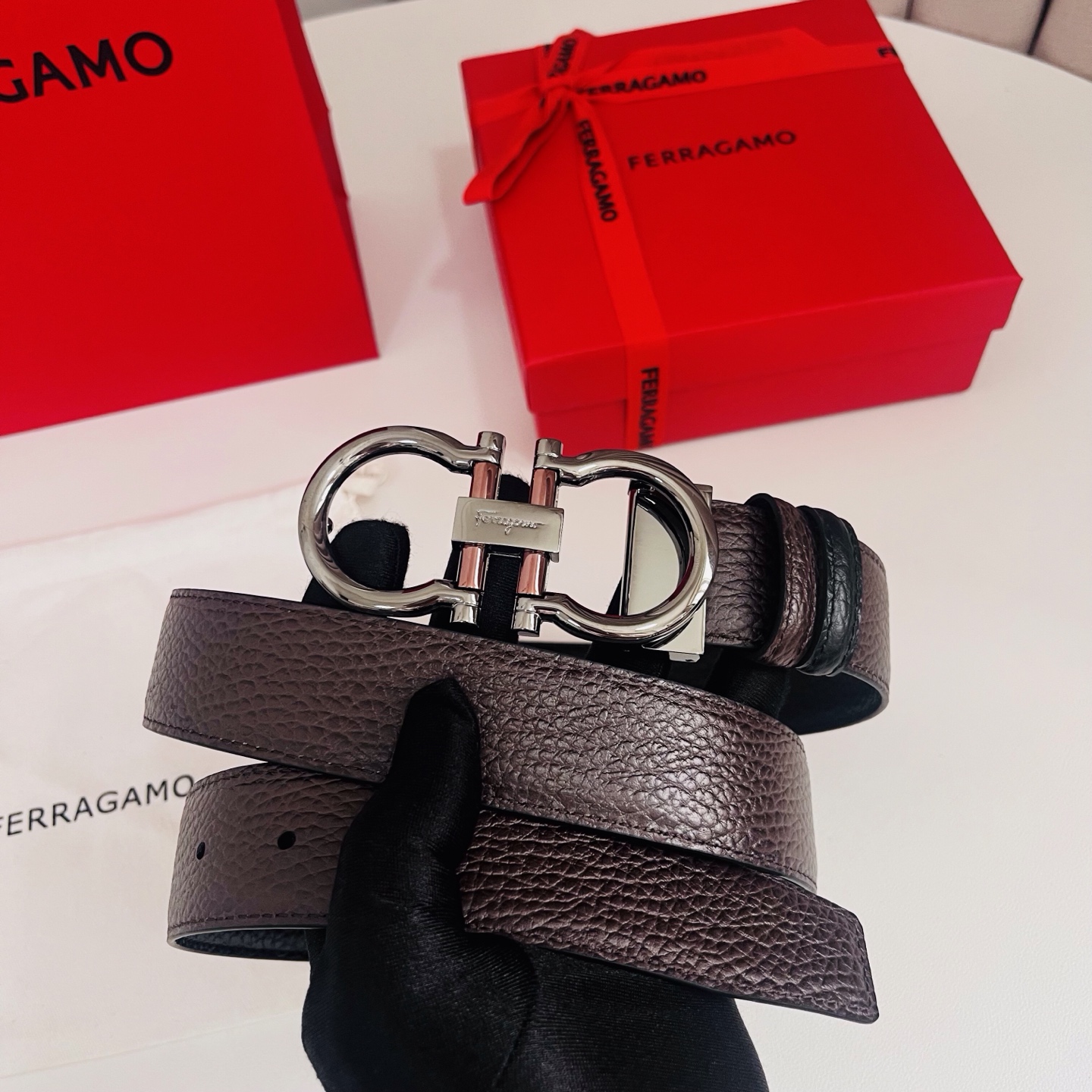 Ferragamo，菲拉格慕 ，宽度3.5cm 高级定制款男士皮带 黑咖双面进口牛皮 可双面使用 自行选