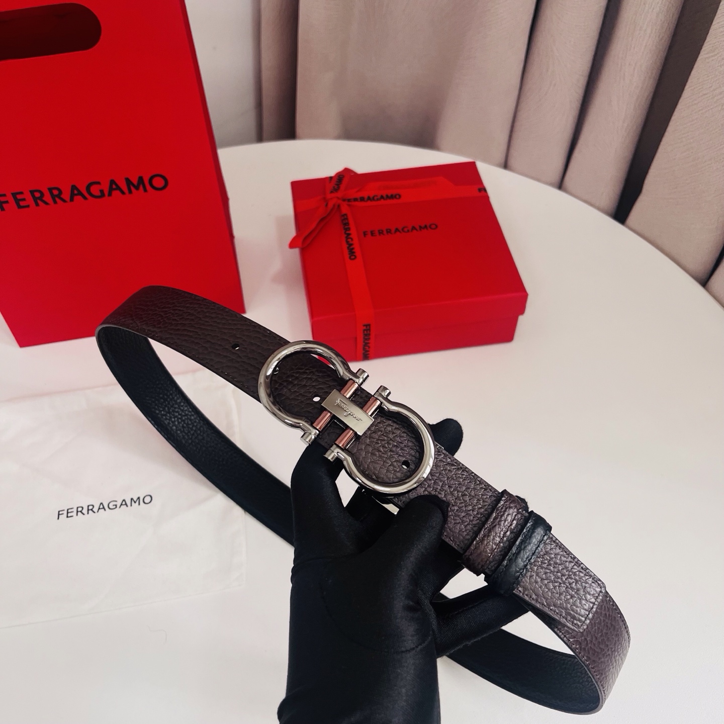 Ferragamo，菲拉格慕 ，宽度3.5cm 高级定制款男士皮带 黑咖双面进口牛皮 可双面使用 自行选