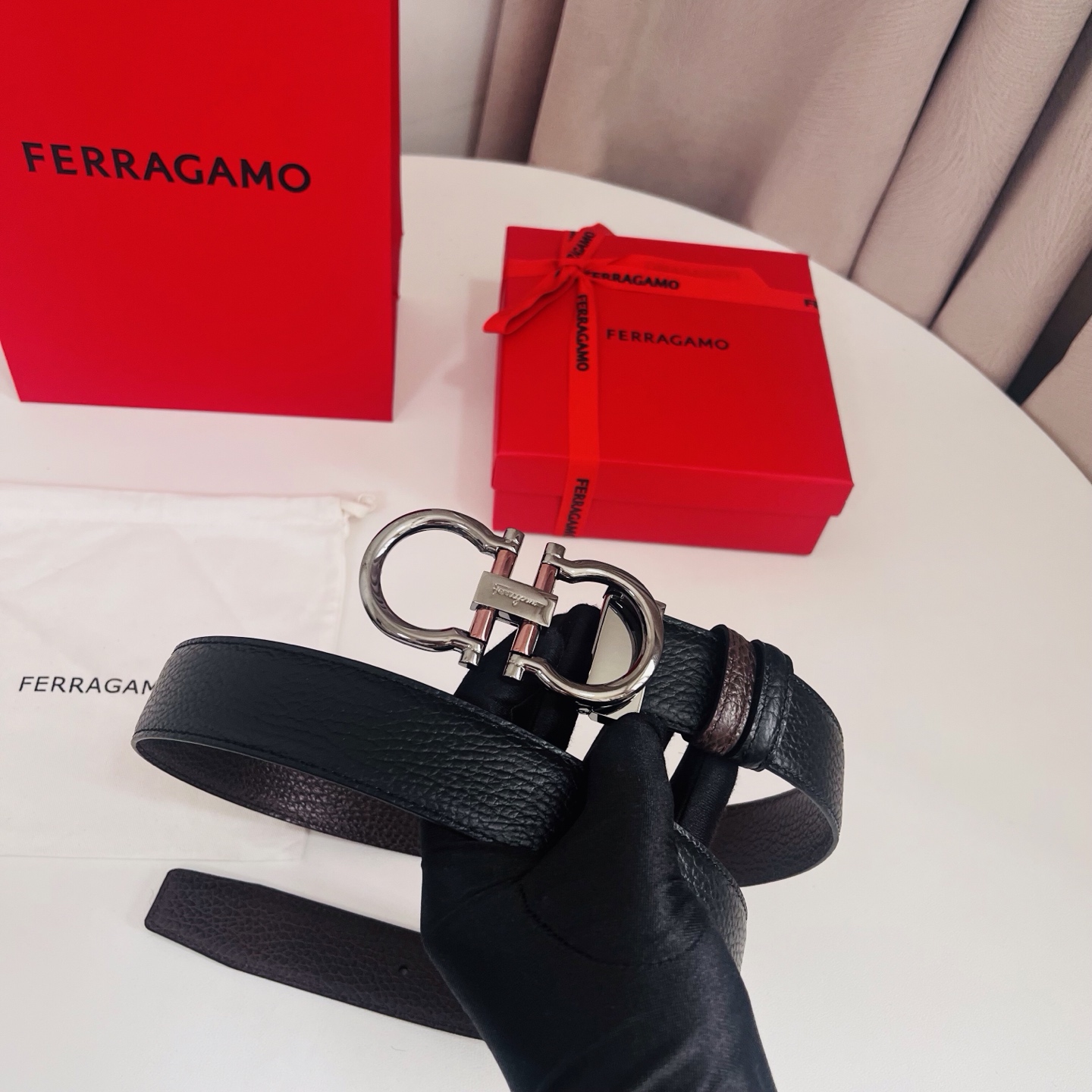Ferragamo，菲拉格慕 ，宽度3.5cm 高级定制款男士皮带 黑咖双面进口牛皮 可双面使用 自行选