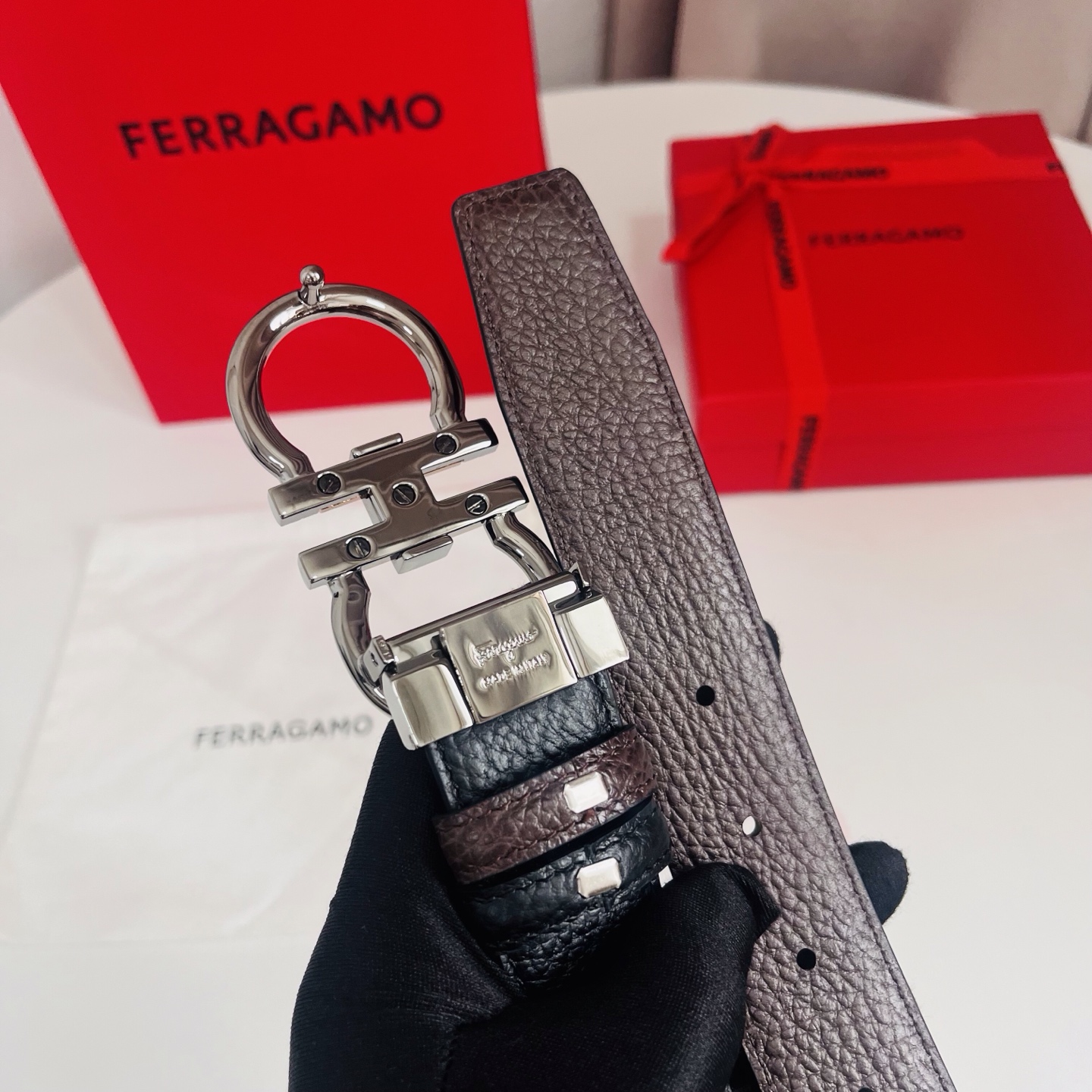 Ferragamo，菲拉格慕 ，宽度3.5cm 高级定制款男士皮带 黑咖双面进口牛皮 可双面使用 自行选
