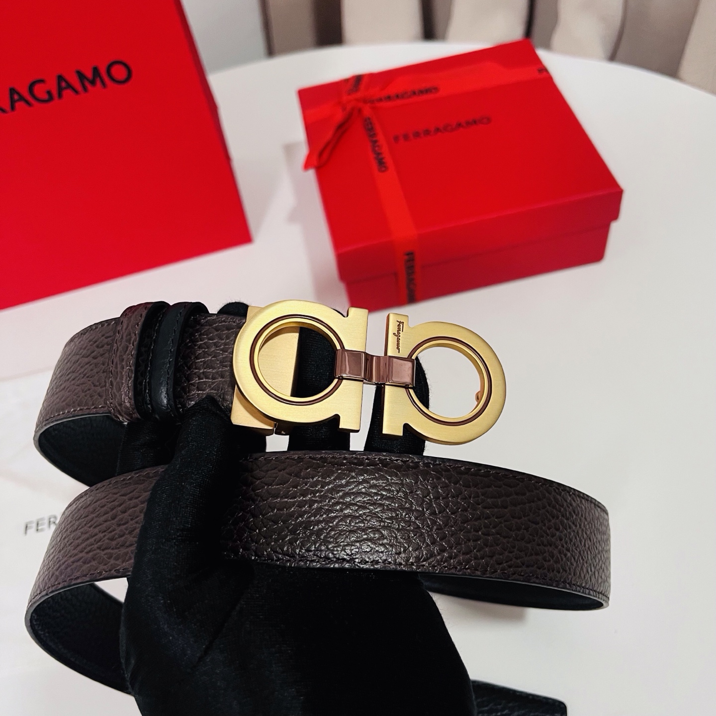 Ferragamo，菲拉格慕 ，宽度3.5cm 高级定制款男士皮带 黑咖双面进口牛皮 可双面使用 自行选