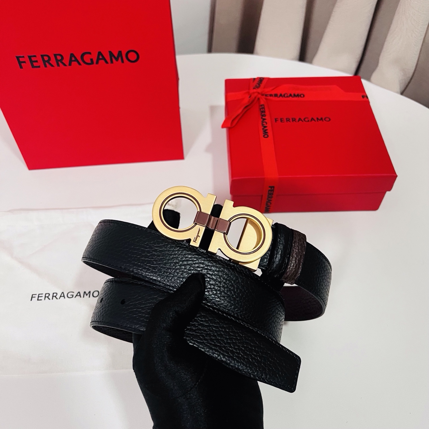 Ferragamo，菲拉格慕 ，宽度3.5cm 高级定制款男士皮带 黑咖双面进口牛皮 可双面使用 自行选