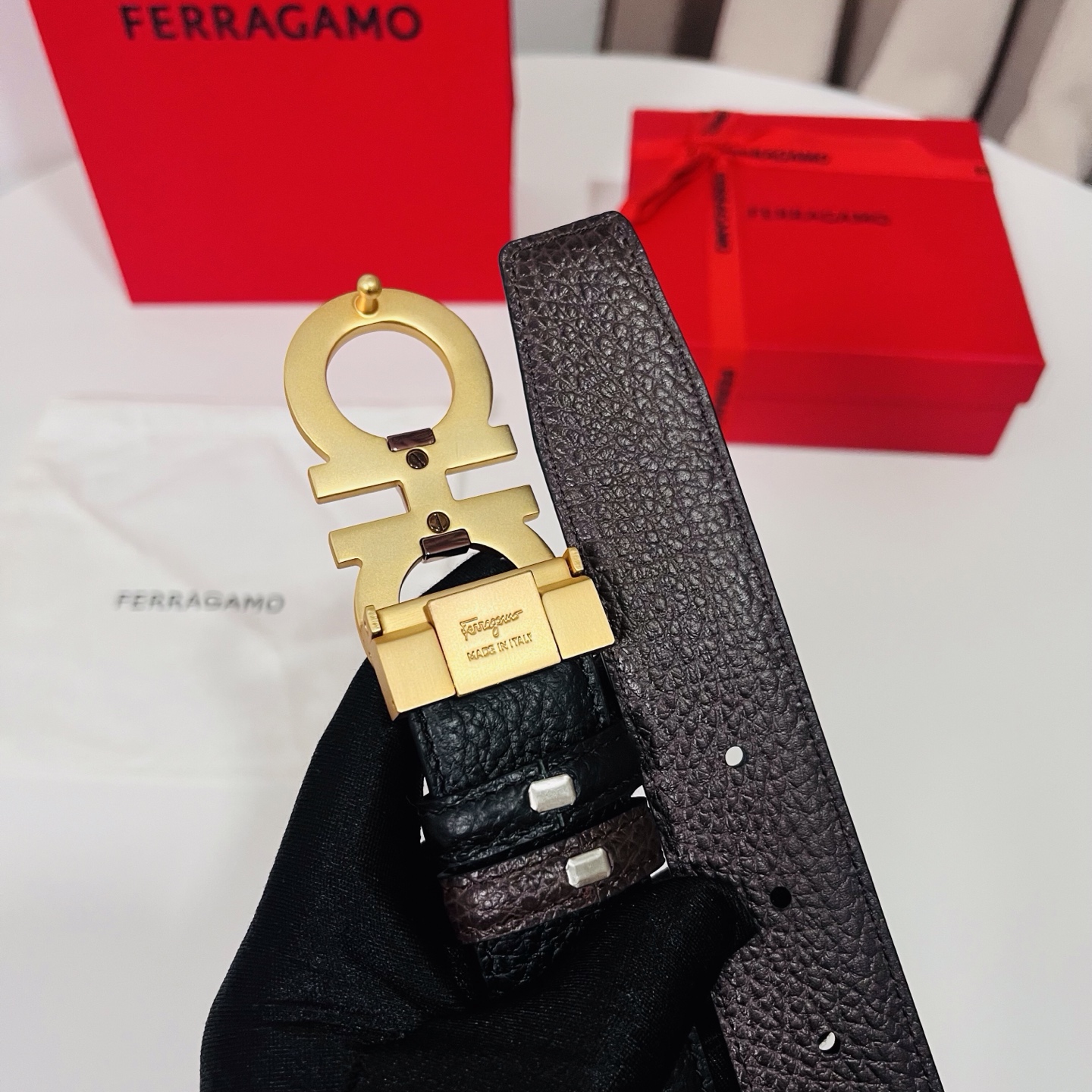 Ferragamo，菲拉格慕 ，宽度3.5cm 高级定制款男士皮带 黑咖双面进口牛皮 可双面使用 自行选