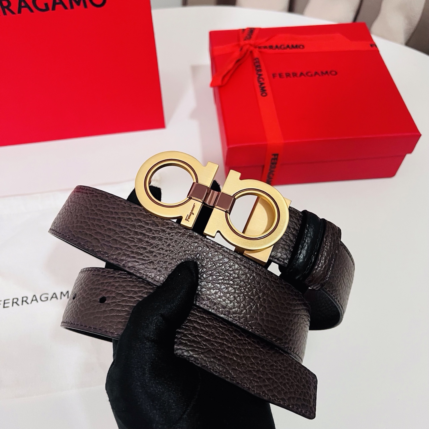 Ferragamo，菲拉格慕 ，宽度3.5cm 高级定制款男士皮带 黑咖双面进口牛皮 可双面使用 自行选