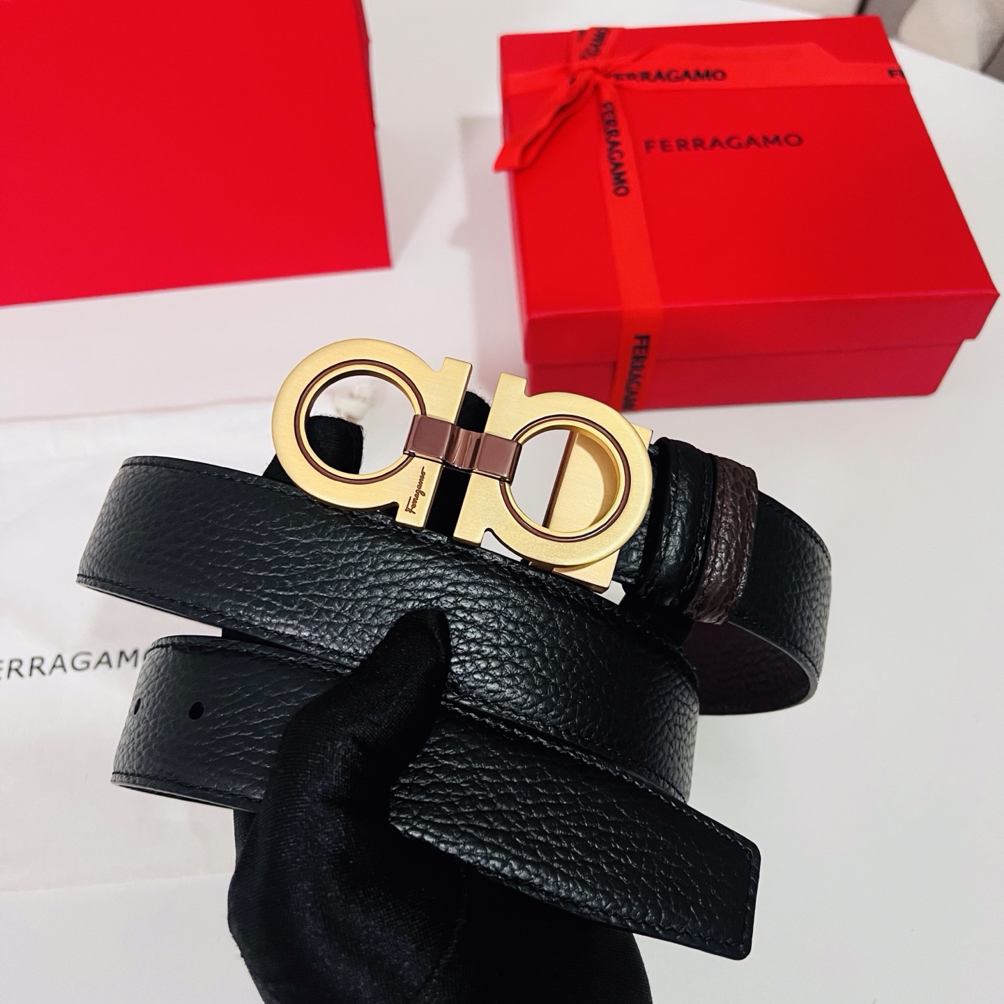 Ferragamo，菲拉格慕 ，宽度3.5cm 高级定制款男士皮带 黑咖双面进口牛皮 可双面使用 自行选