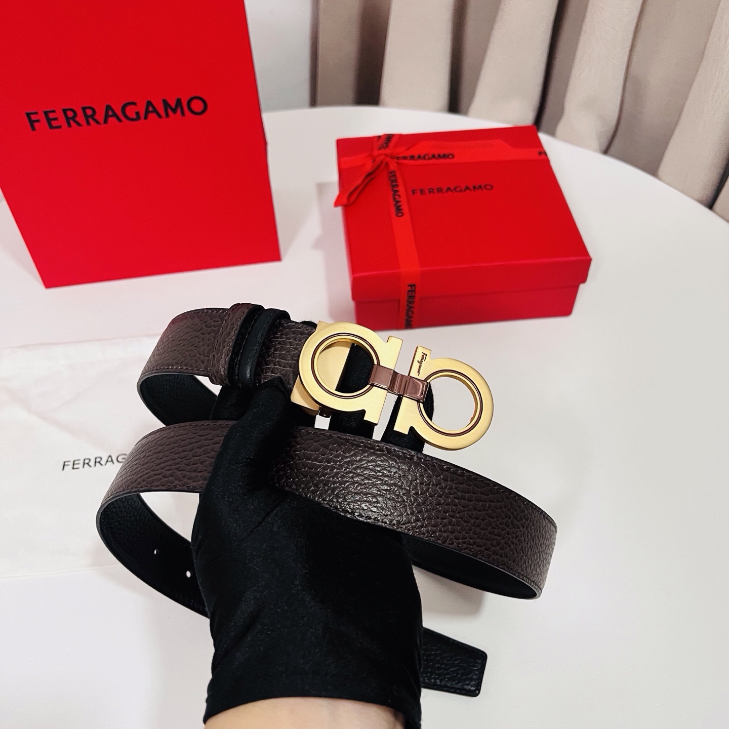 Ferragamo，菲拉格慕 ，宽度3.5cm 高级定制款男士皮带 黑咖双面进口牛皮 可双面使用 自行选