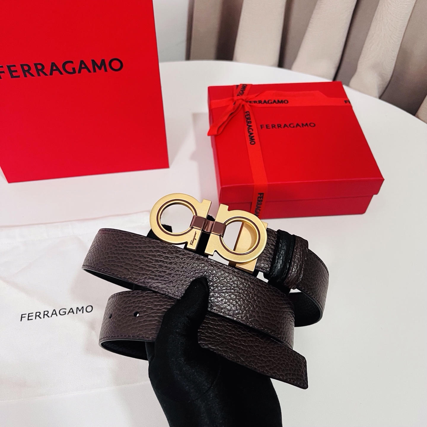 Ferragamo，菲拉格慕 ，宽度3.5cm 高级定制款男士皮带 黑咖双面进口牛皮 可双面使用 自行选