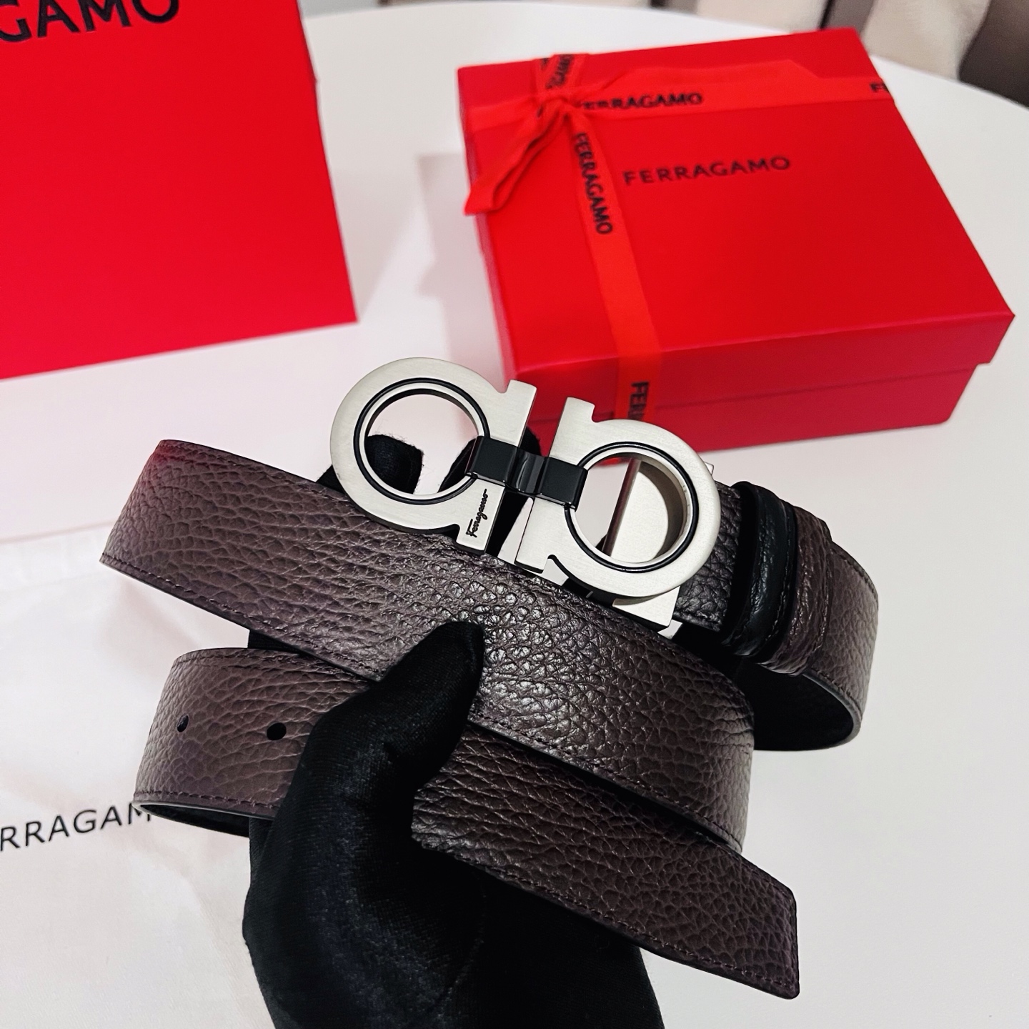 Ferragamo，菲拉格慕 ，宽度3.5cm 高级定制款男士皮带 黑咖双面进口牛皮 可双面使用 自行选