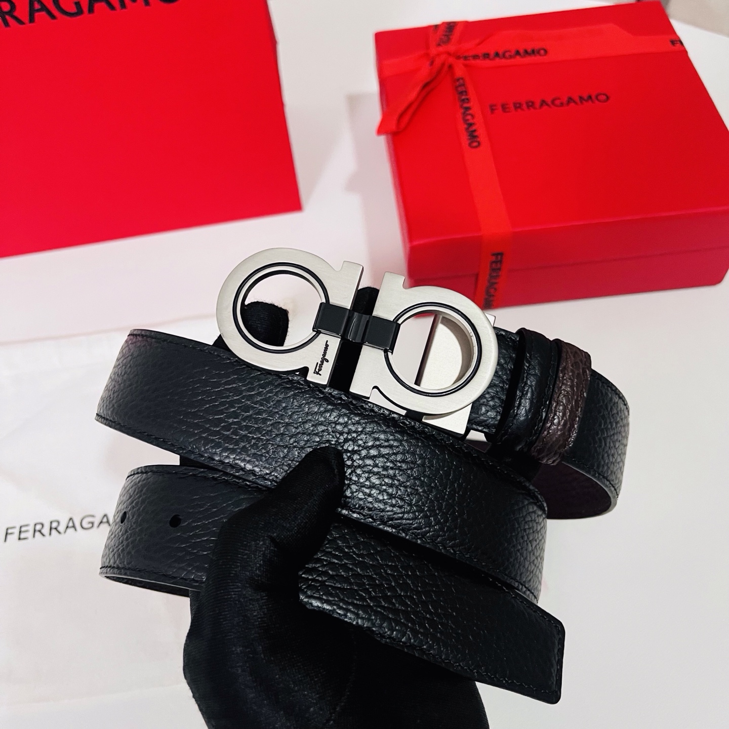 Ferragamo，菲拉格慕 ，宽度3.5cm 高级定制款男士皮带 黑咖双面进口牛皮 可双面使用 自行选