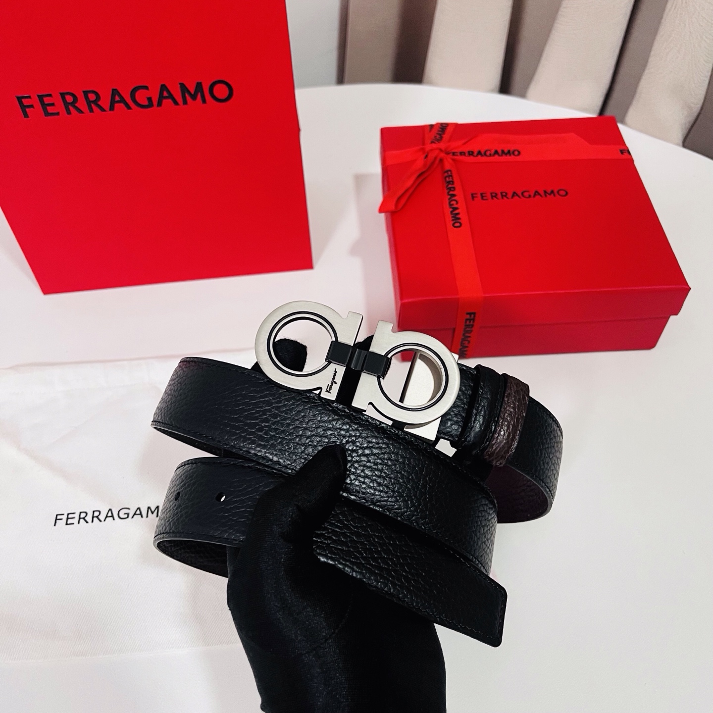 Ferragamo，菲拉格慕 ，宽度3.5cm 高级定制款男士皮带 黑咖双面进口牛皮 可双面使用 自行选