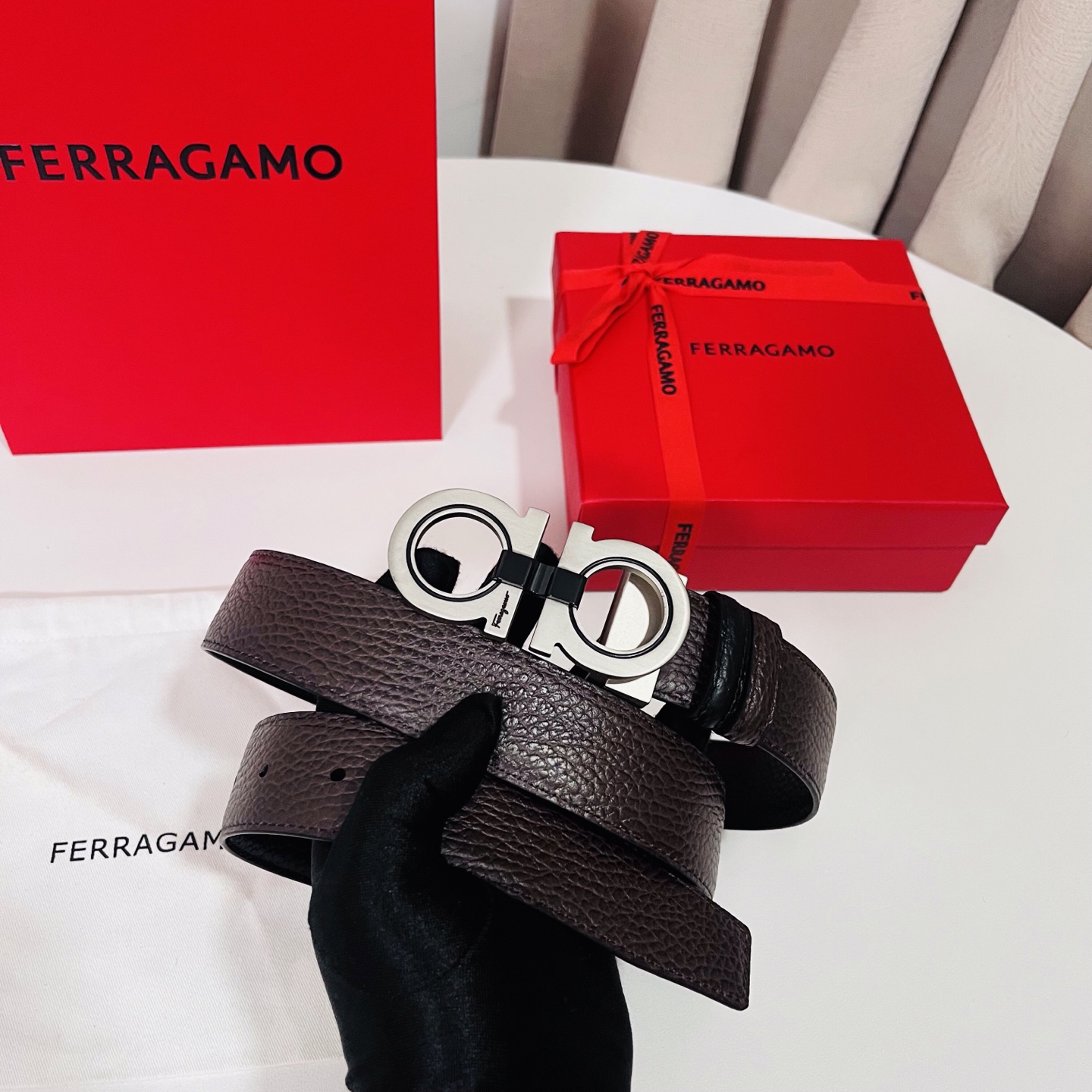 Ferragamo，菲拉格慕 ，宽度3.5cm 高级定制款男士皮带 黑咖双面进口牛皮 可双面使用 自行选