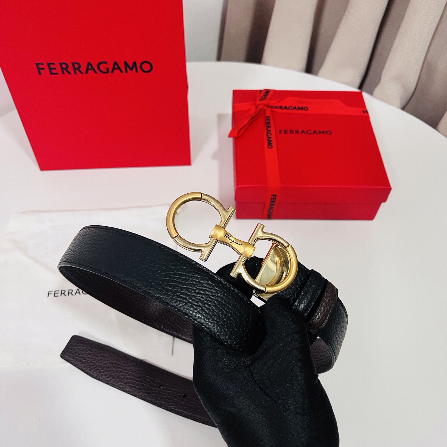 Ferragamo，菲拉格慕 ，宽度3.5cm 高级定制款男士皮带 黑咖双面进口牛皮 可双面使用 自行选