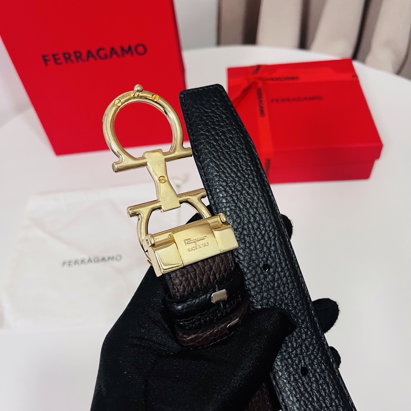 Ferragamo，菲拉格慕 ，宽度3.5cm 高级定制款男士皮带 黑咖双面进口牛皮 可双面使用 自行选