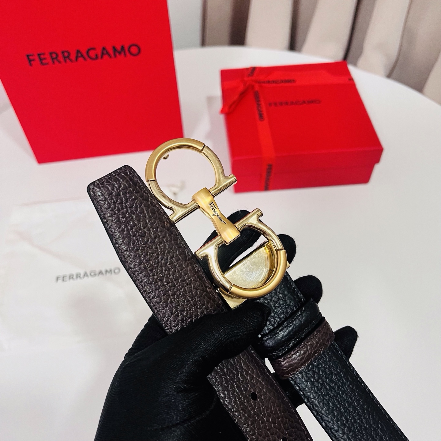 Ferragamo，菲拉格慕 ，宽度3.5cm 高级定制款男士皮带 黑咖双面进口牛皮 可双面使用 自行选