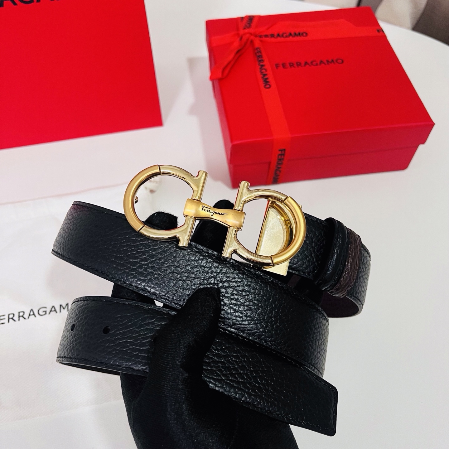 Ferragamo，菲拉格慕 ，宽度3.5cm 高级定制款男士皮带 黑咖双面进口牛皮 可双面使用 自行选