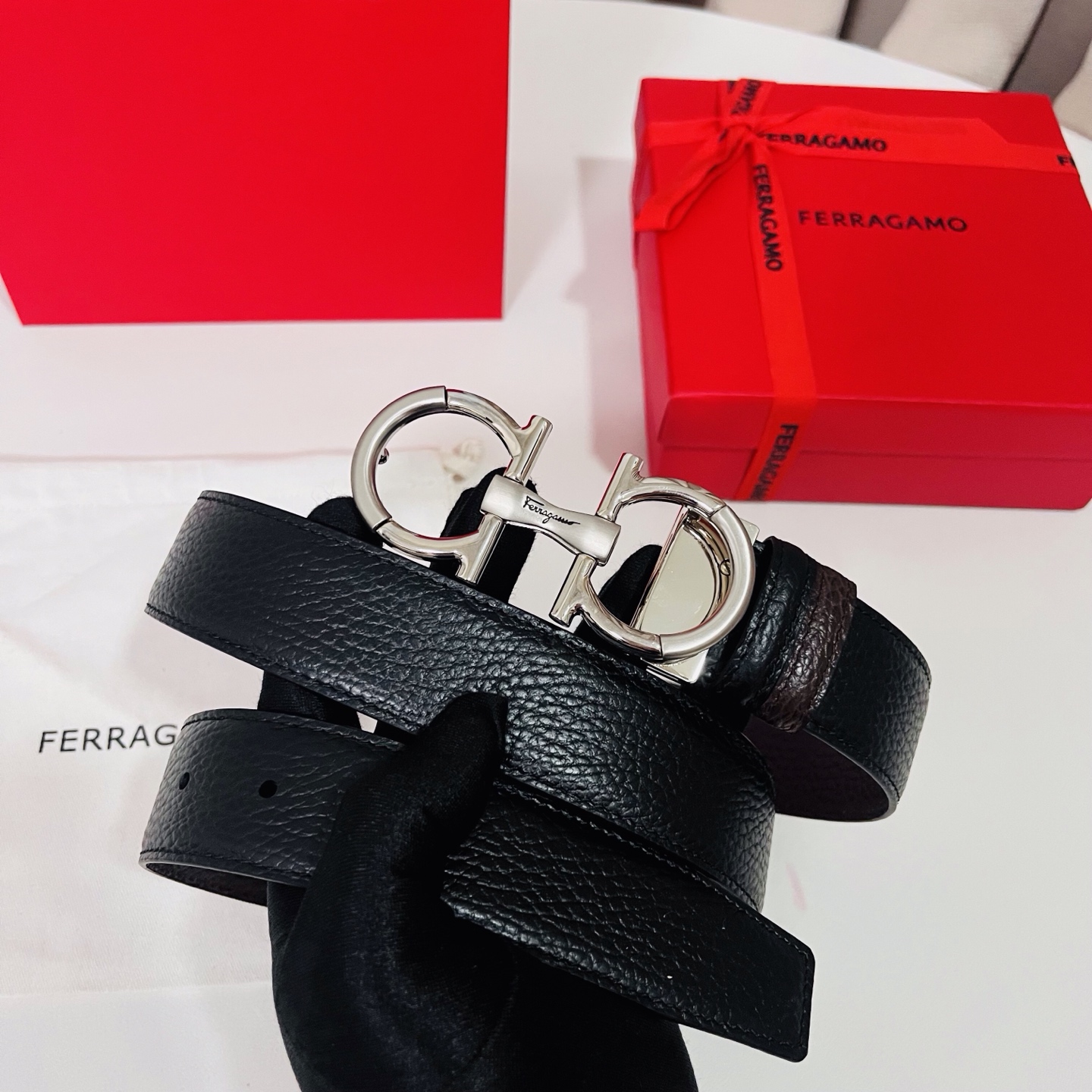 Ferragamo，菲拉格慕 ，宽度3.5cm 高级定制款男士皮带 黑咖双面进口牛皮 可双面使用 自行选