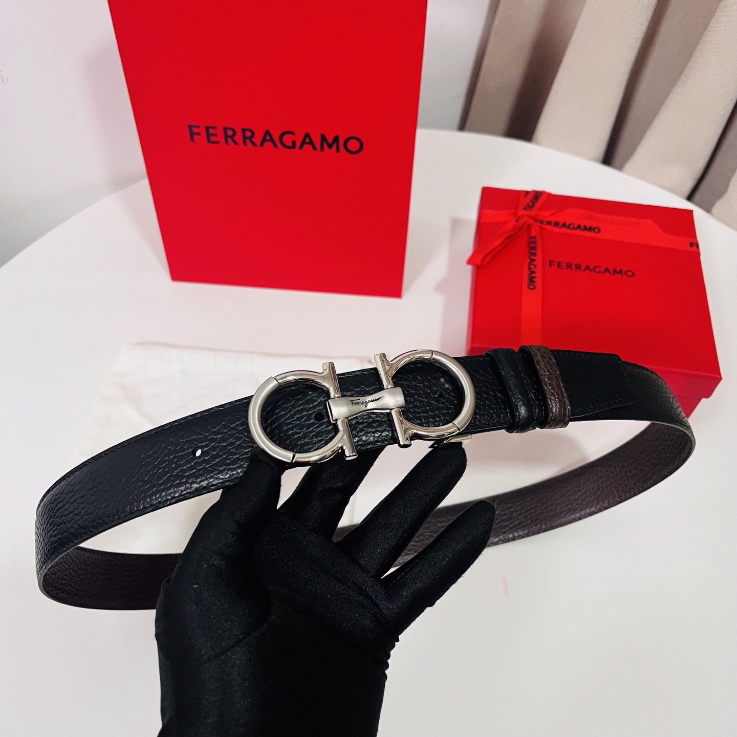 Ferragamo，菲拉格慕 ，宽度3.5cm 高级定制款男士皮带 黑咖双面进口牛皮 可双面使用 自行选