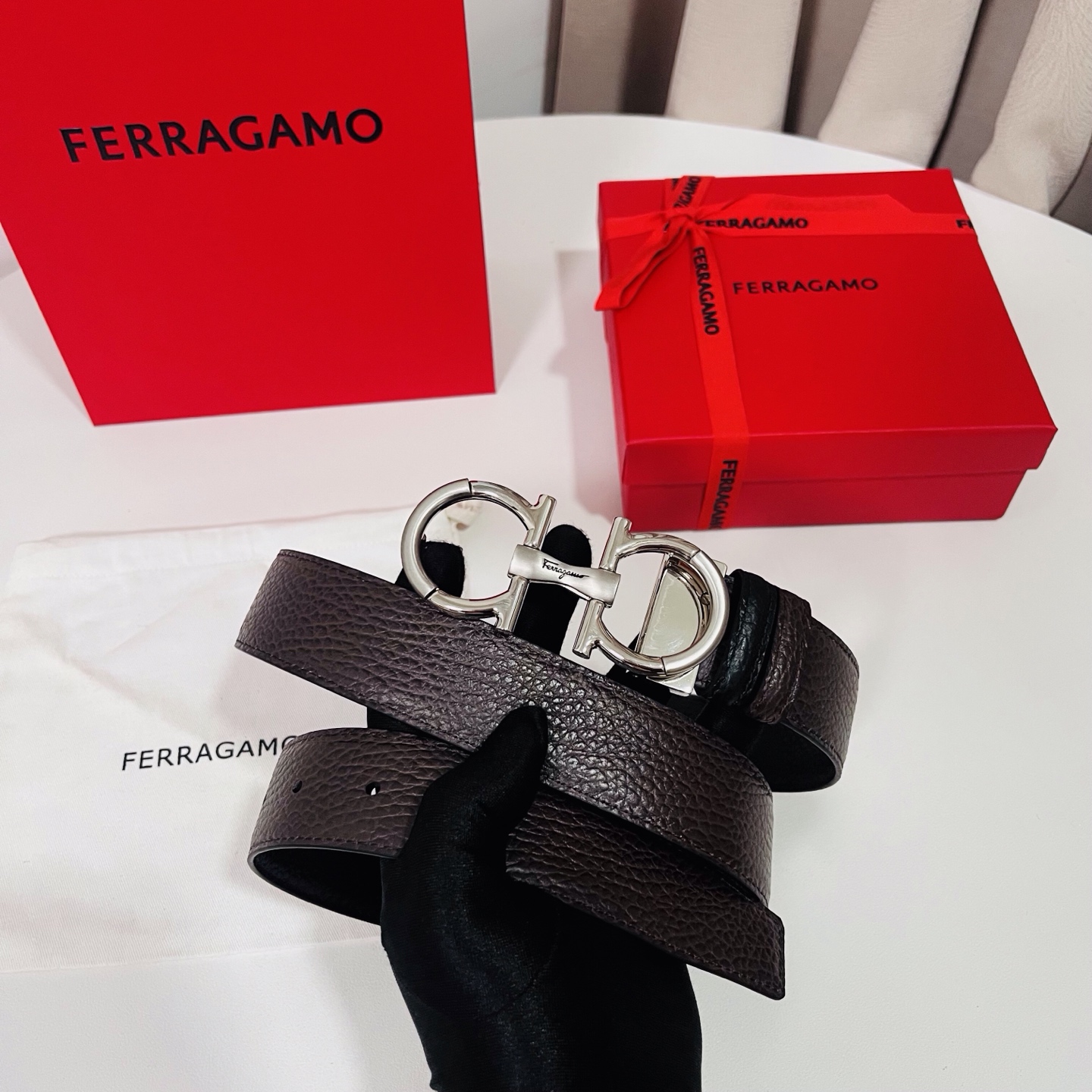 Ferragamo，菲拉格慕 ，宽度3.5cm 高级定制款男士皮带 黑咖双面进口牛皮 可双面使用 自行选