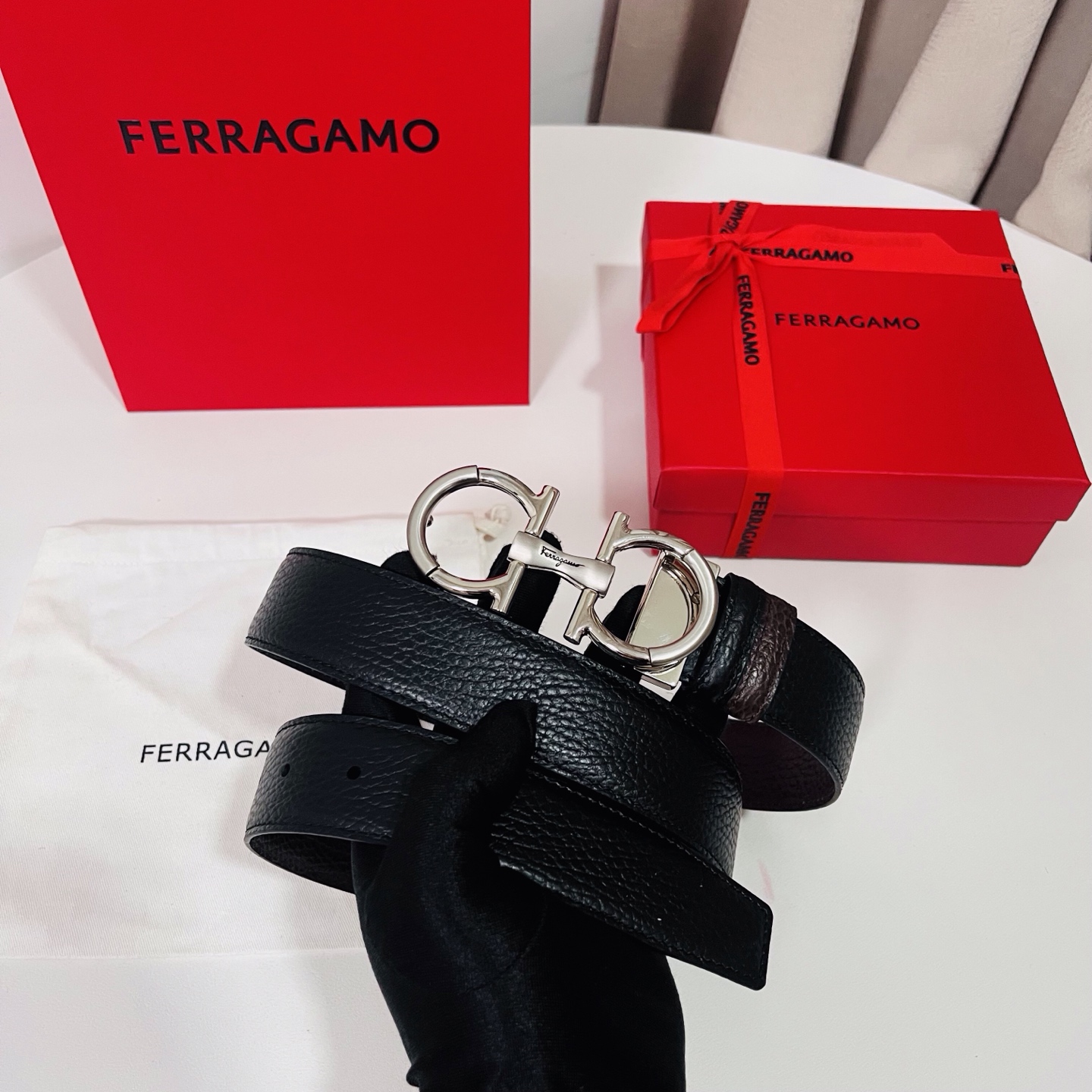 Ferragamo，菲拉格慕 ，宽度3.5cm 高级定制款男士皮带 黑咖双面进口牛皮 可双面使用 自行选