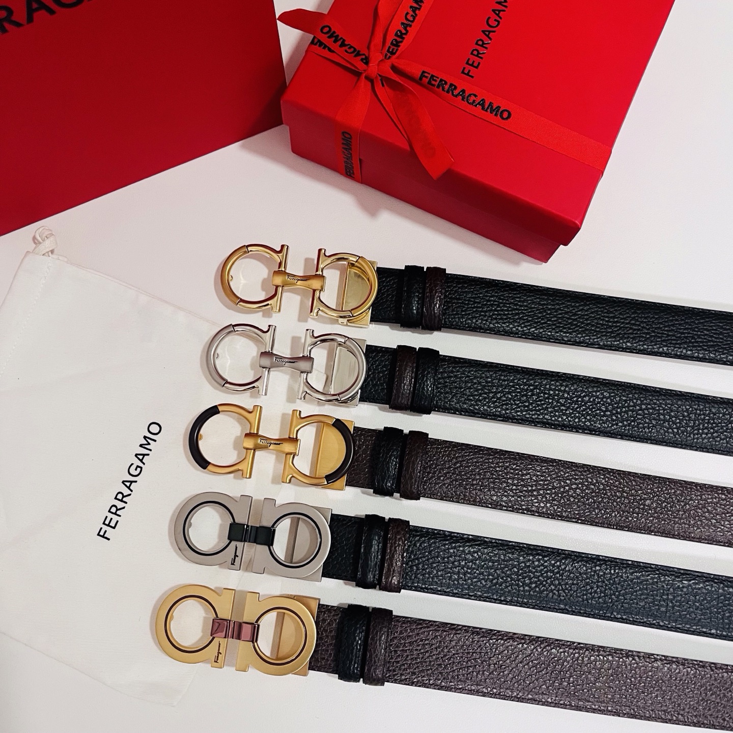 Ferragamo，菲拉格慕 ，宽度3.5cm 高级定制款男士皮带 黑咖双面进口牛皮 可双面使用 自行选