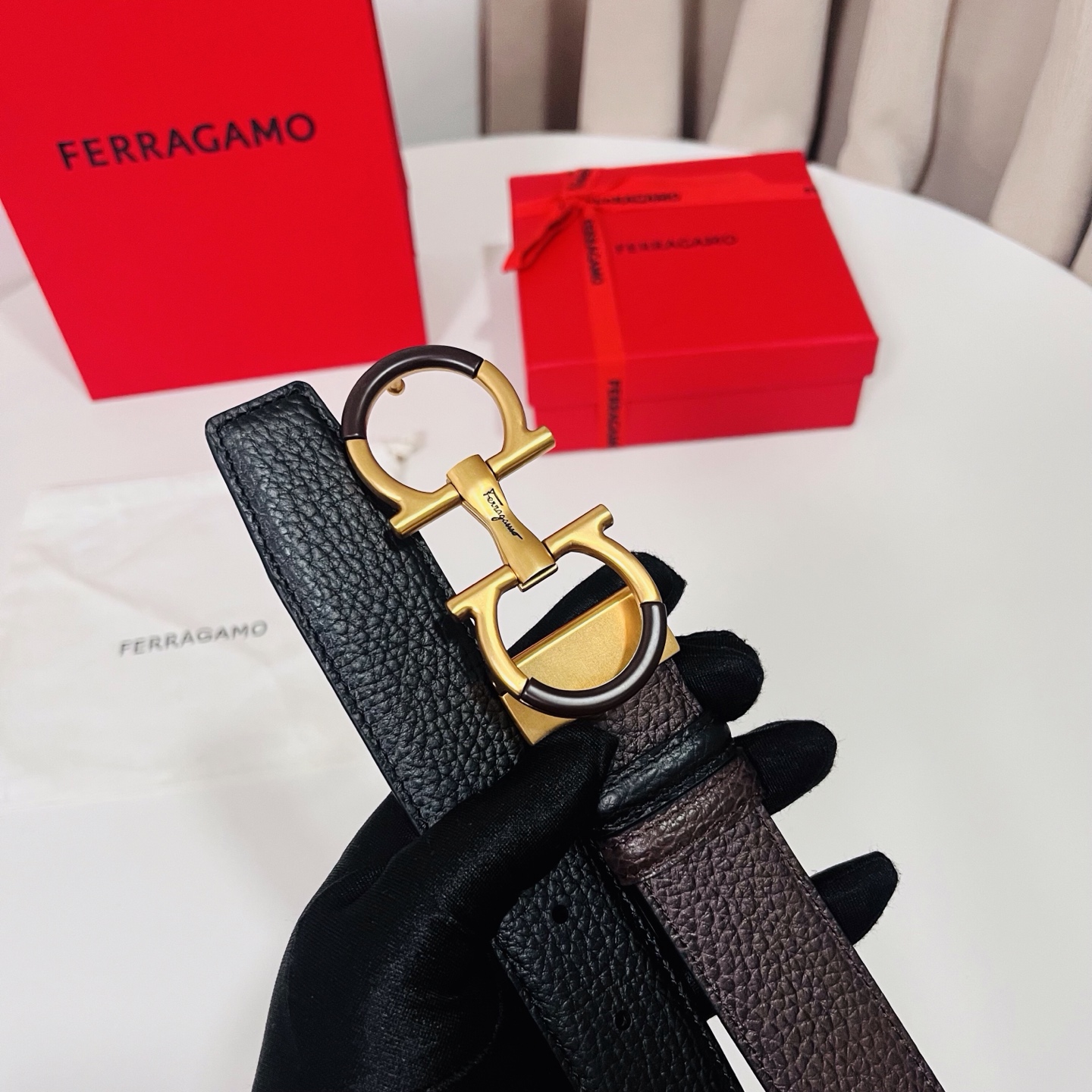 Ferragamo，菲拉格慕 ，宽度3.5cm 高级定制款男士皮带 黑咖双面进口牛皮 可双面使用 自行选