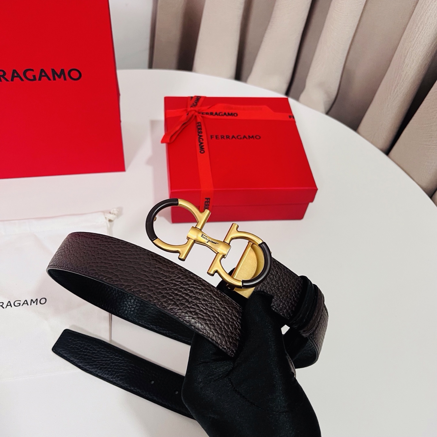 Ferragamo，菲拉格慕 ，宽度3.5cm 高级定制款男士皮带 黑咖双面进口牛皮 可双面使用 自行选