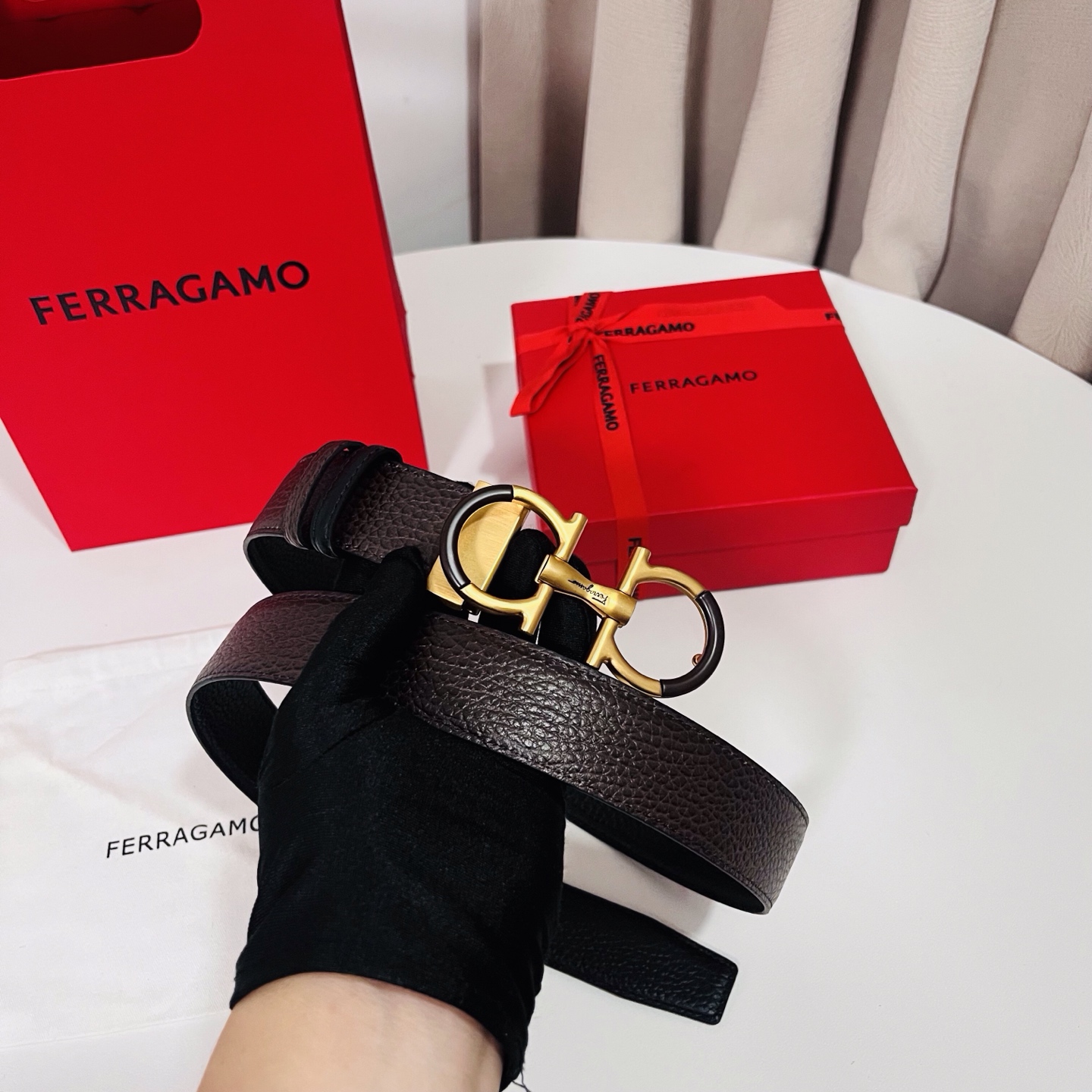 Ferragamo，菲拉格慕 ，宽度3.5cm 高级定制款男士皮带 黑咖双面进口牛皮 可双面使用 自行选
