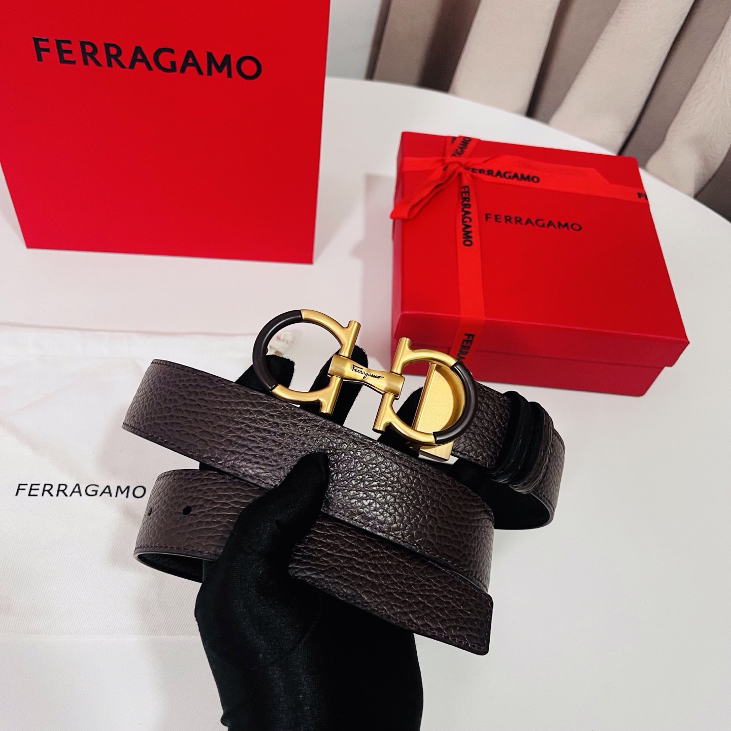 Ferragamo，菲拉格慕 ，宽度3.5cm 高级定制款男士皮带 黑咖双面进口牛皮 可双面使用 自行选