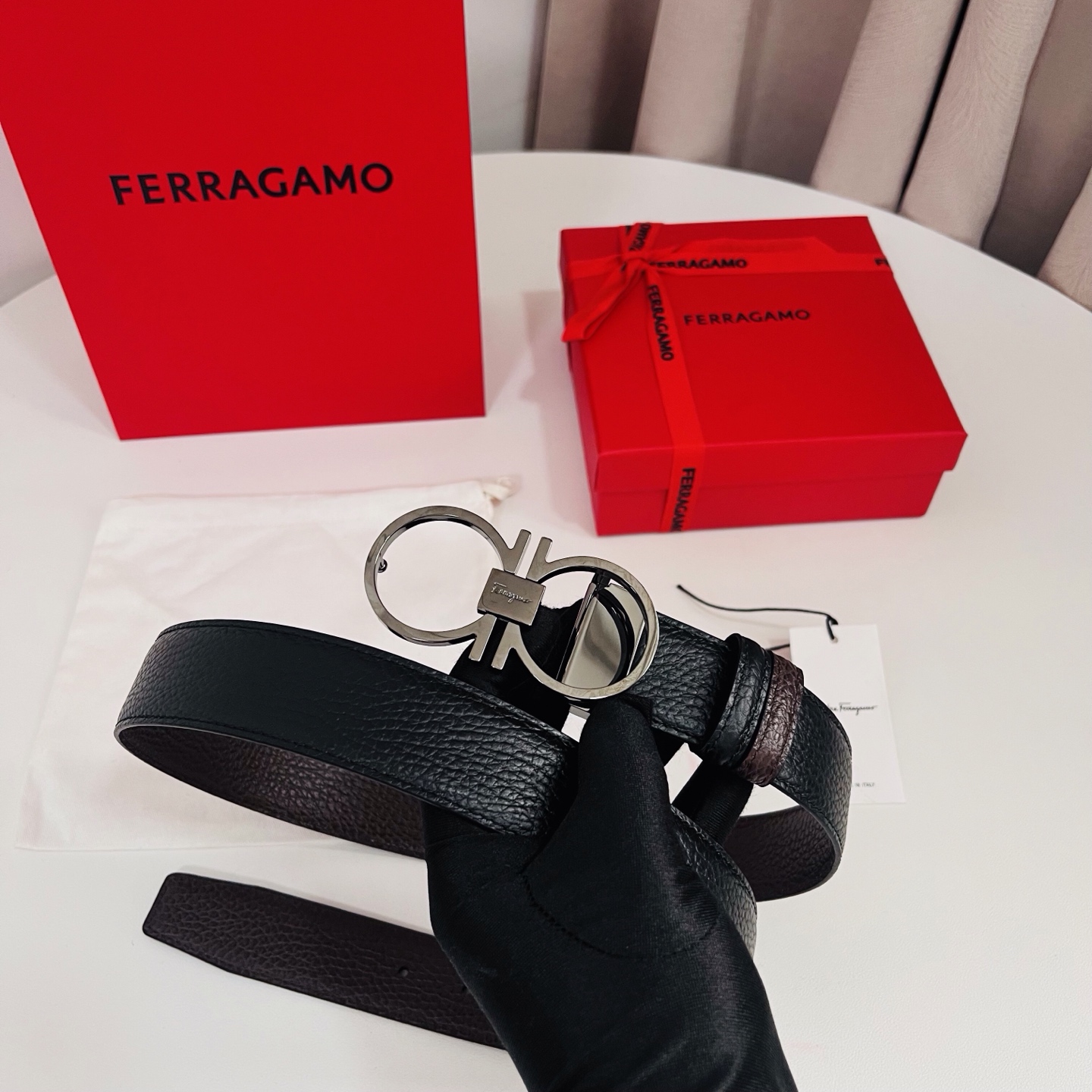 Ferragamo，菲拉格慕 ，宽度3.5cm 高级定制款男士皮带 黑咖双面进口牛皮 可双面使用 自行选