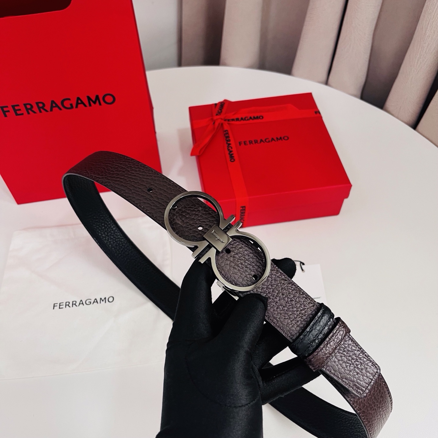 Ferragamo，菲拉格慕 ，宽度3.5cm 高级定制款男士皮带 黑咖双面进口牛皮 可双面使用 自行选