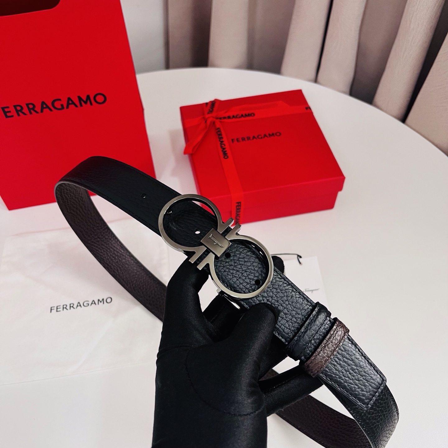 Ferragamo，菲拉格慕 ，宽度3.5cm 高级定制款男士皮带 黑咖双面进口牛皮 可双面使用 自行选