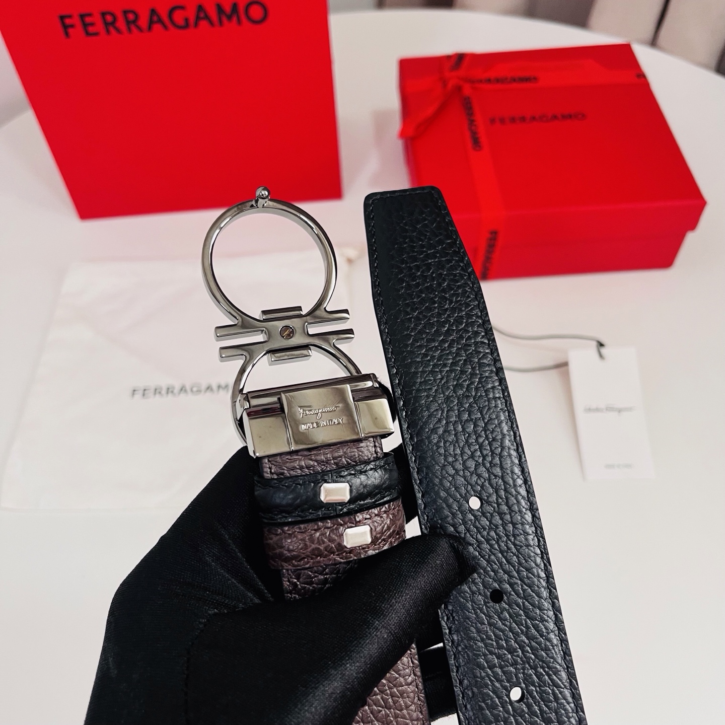 Ferragamo，菲拉格慕 ，宽度3.5cm 高级定制款男士皮带 黑咖双面进口牛皮 可双面使用 自行选