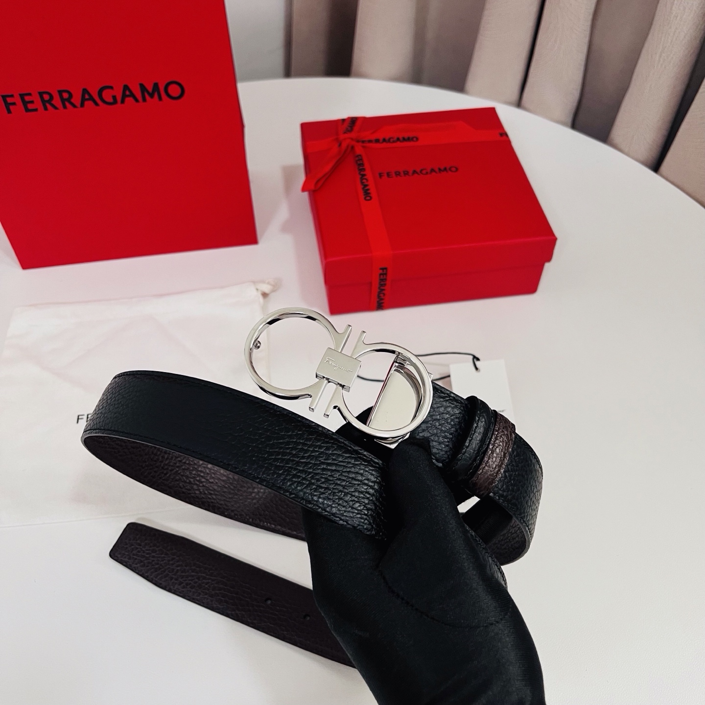 Ferragamo，菲拉格慕 ，宽度3.5cm 高级定制款男士皮带 黑咖双面进口牛皮 可双面使用 自行选