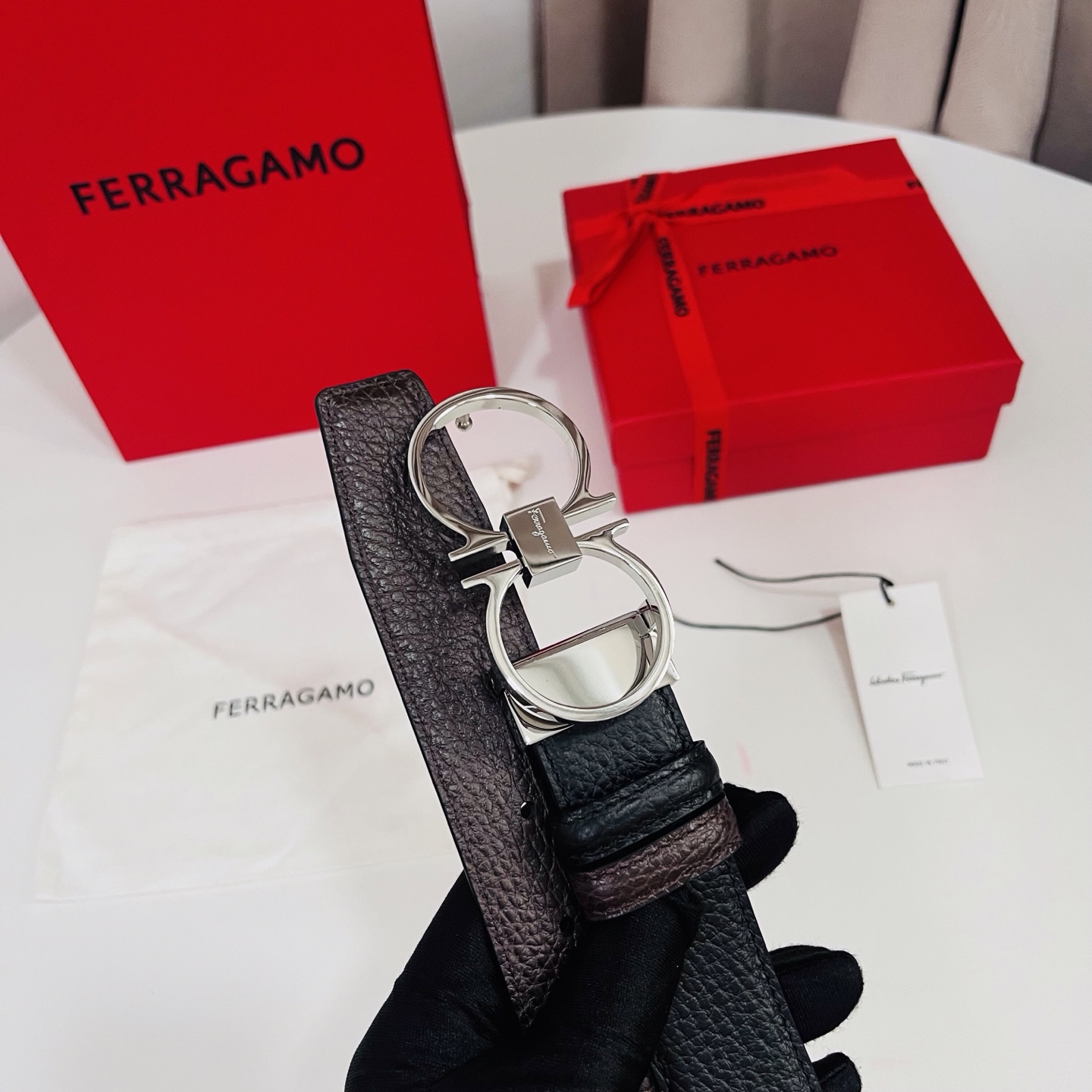 Ferragamo，菲拉格慕 ，宽度3.5cm 高级定制款男士皮带 黑咖双面进口牛皮 可双面使用 自行选
