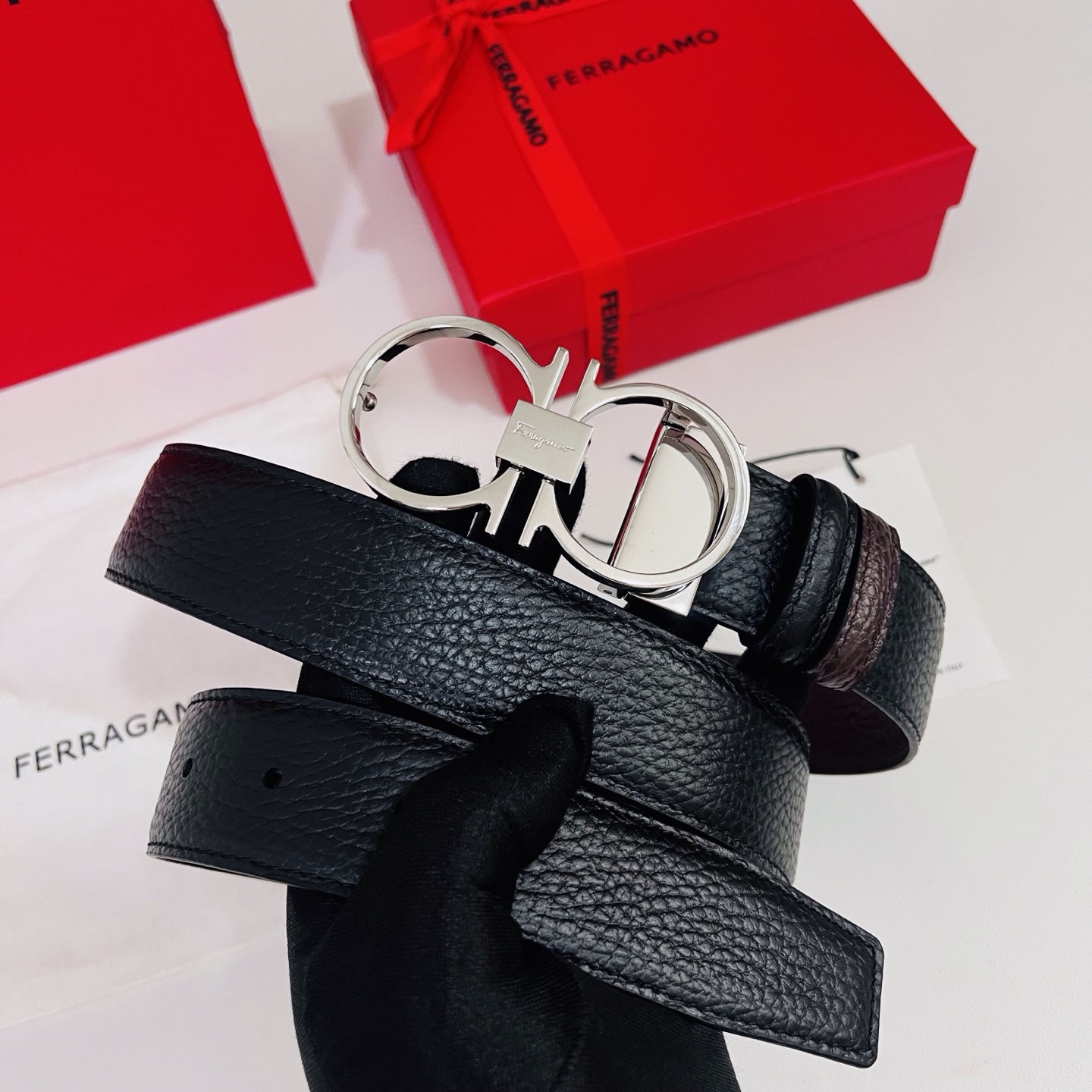 Ferragamo，菲拉格慕 ，宽度3.5cm 高级定制款男士皮带 黑咖双面进口牛皮 可双面使用 自行选