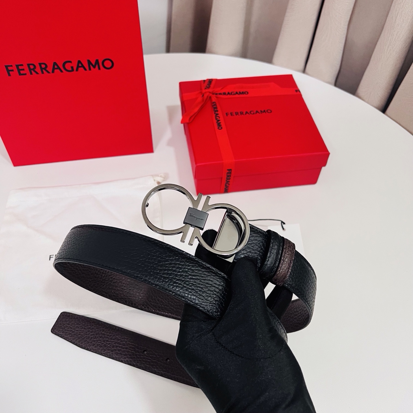 Ferragamo，菲拉格慕 ，宽度3.5cm 高级定制款男士皮带 黑咖双面进口牛皮 可双面使用 自行选
