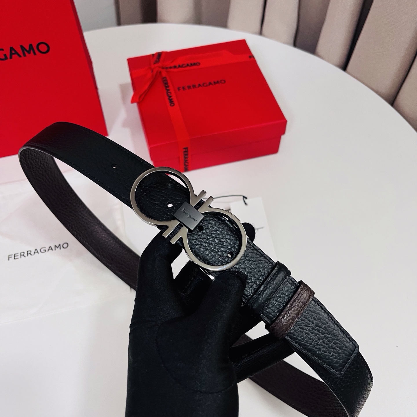 Ferragamo，菲拉格慕 ，宽度3.5cm 高级定制款男士皮带 黑咖双面进口牛皮 可双面使用 自行选