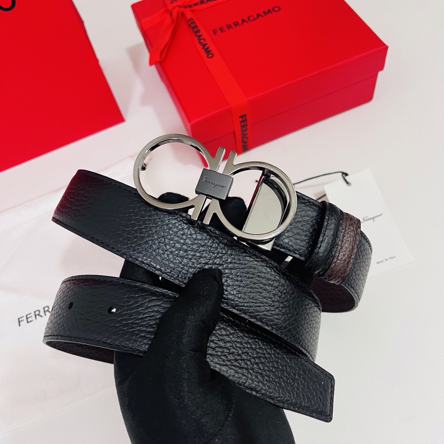 Ferragamo，菲拉格慕 ，宽度3.5cm 高级定制款男士皮带 黑咖双面进口牛皮 可双面使用 自行选