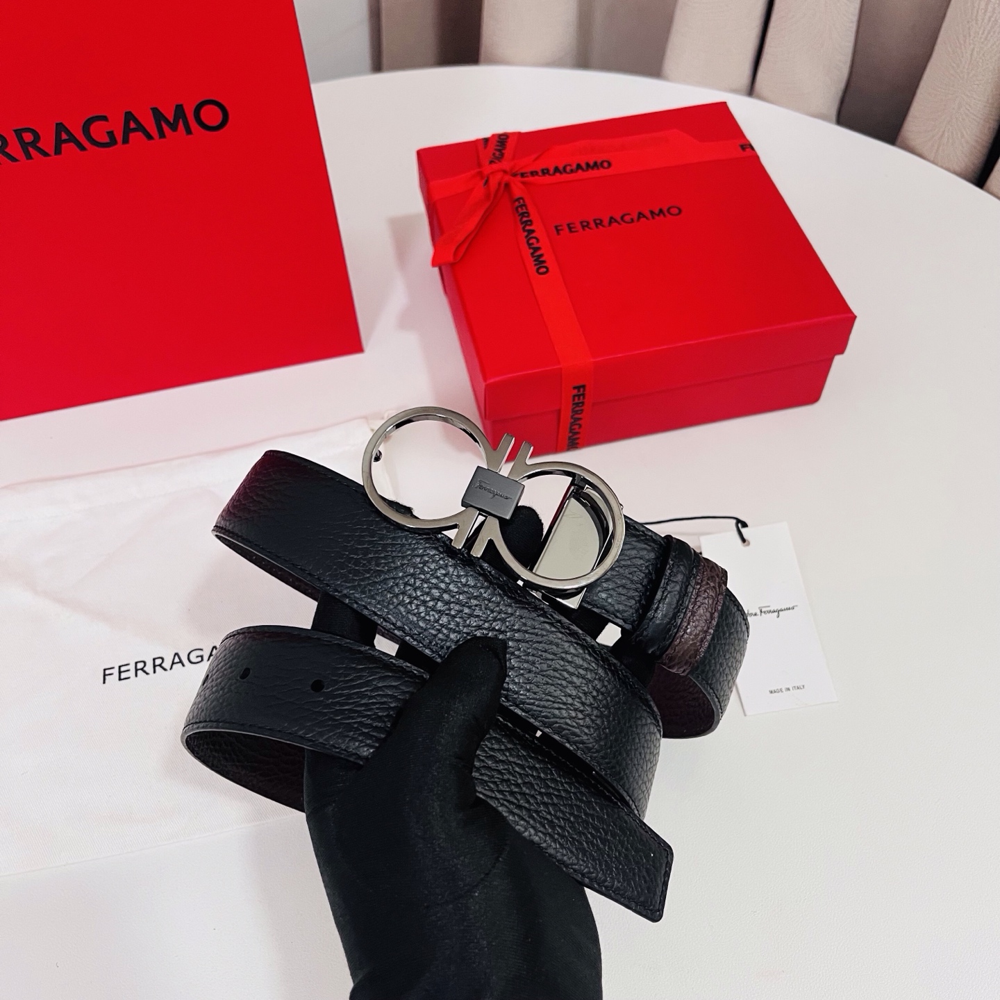 Ferragamo，菲拉格慕 ，宽度3.5cm 高级定制款男士皮带 黑咖双面进口牛皮 可双面使用 自行选
