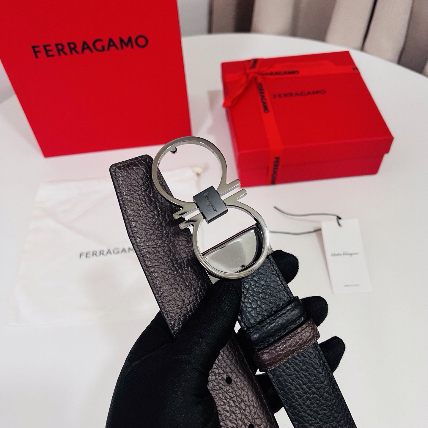 Ferragamo，菲拉格慕 ，宽度3.5cm 高级定制款男士皮带 黑咖双面进口牛皮 可双面使用 自行选