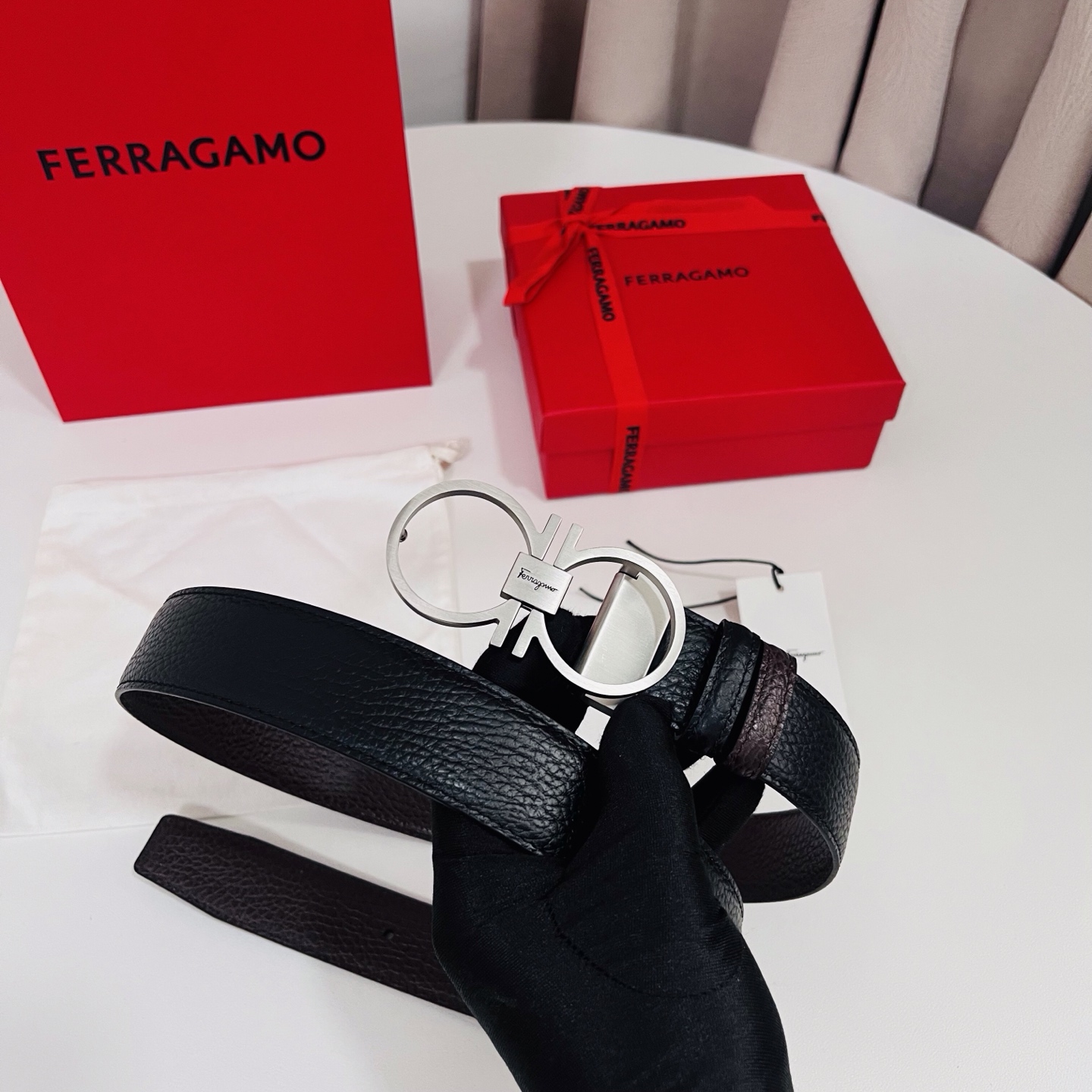 Ferragamo，菲拉格慕 ，宽度3.5cm 高级定制款男士皮带 黑咖双面进口牛皮 可双面使用 自行选